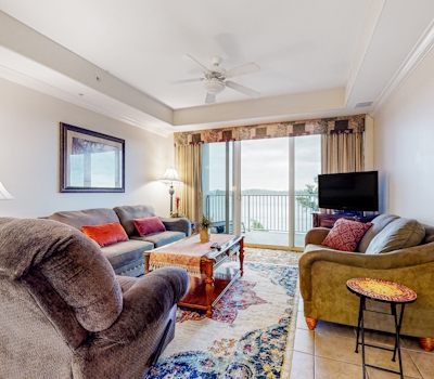 BLU119-13427-2-0303-2 - Lake Bryan Sunrise