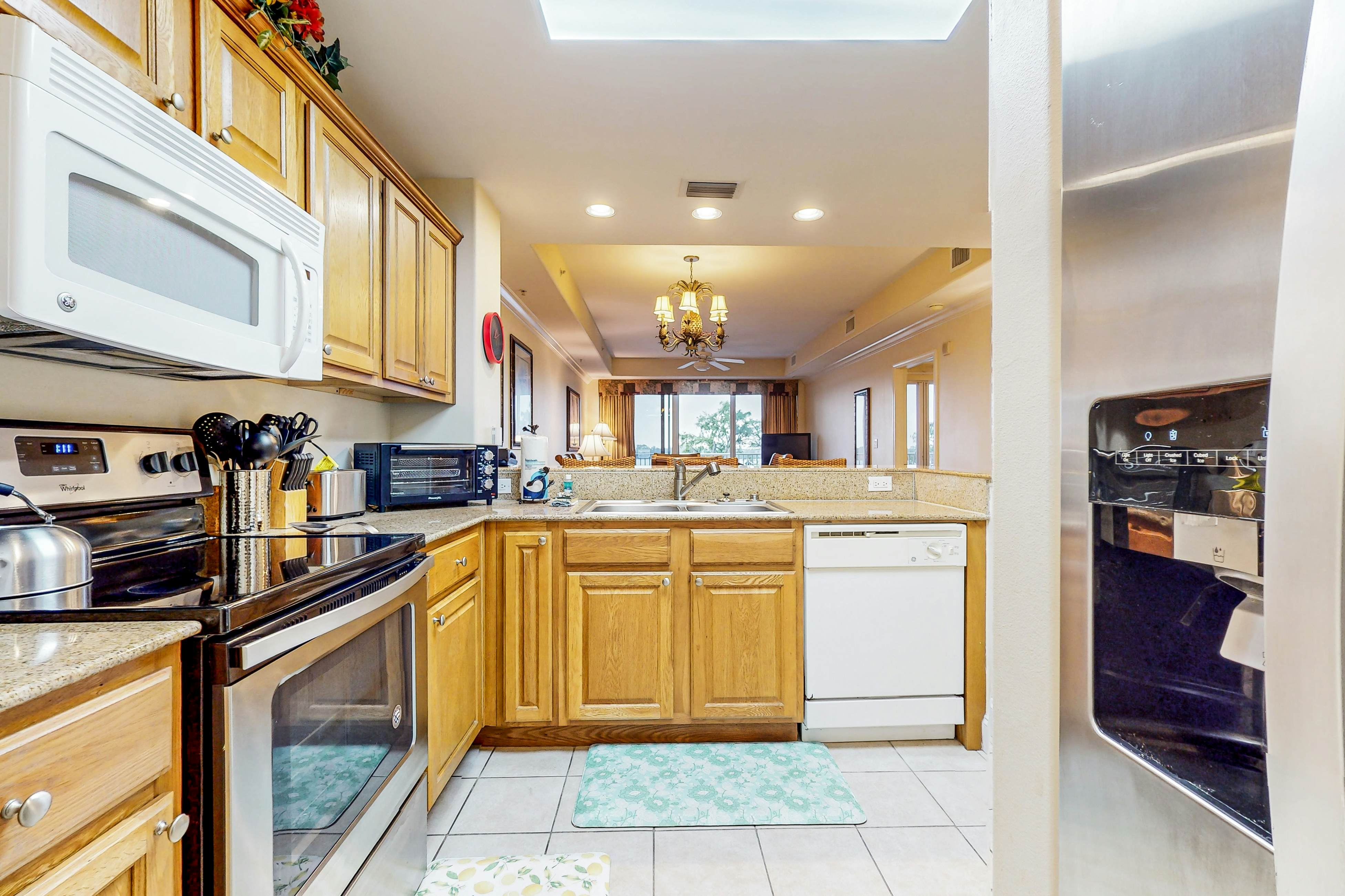 BLU119-13427-2-0303-2 - Lake Bryan Sunrise