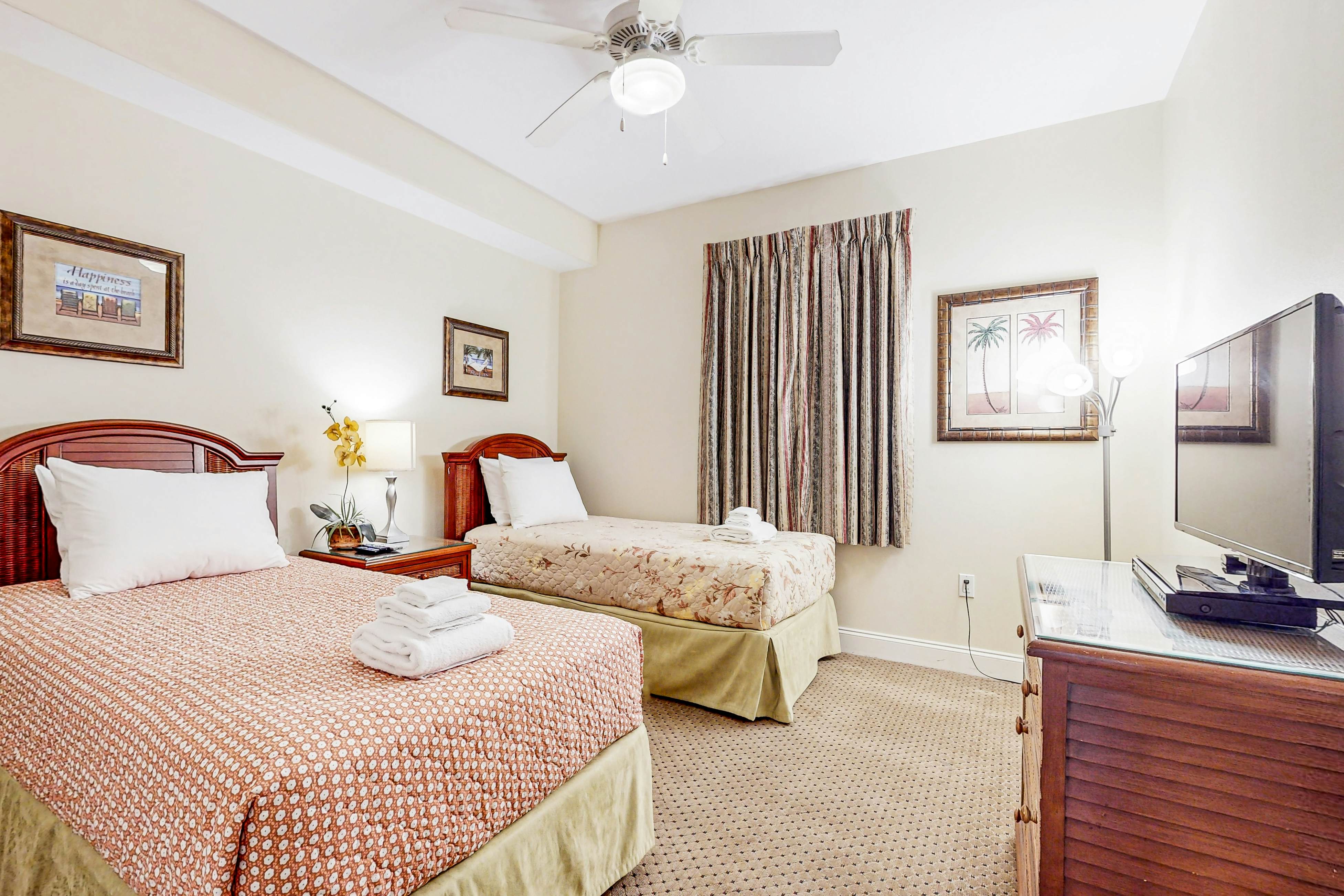 BLU119-13427-2-0303-2 - Lake Bryan Sunrise