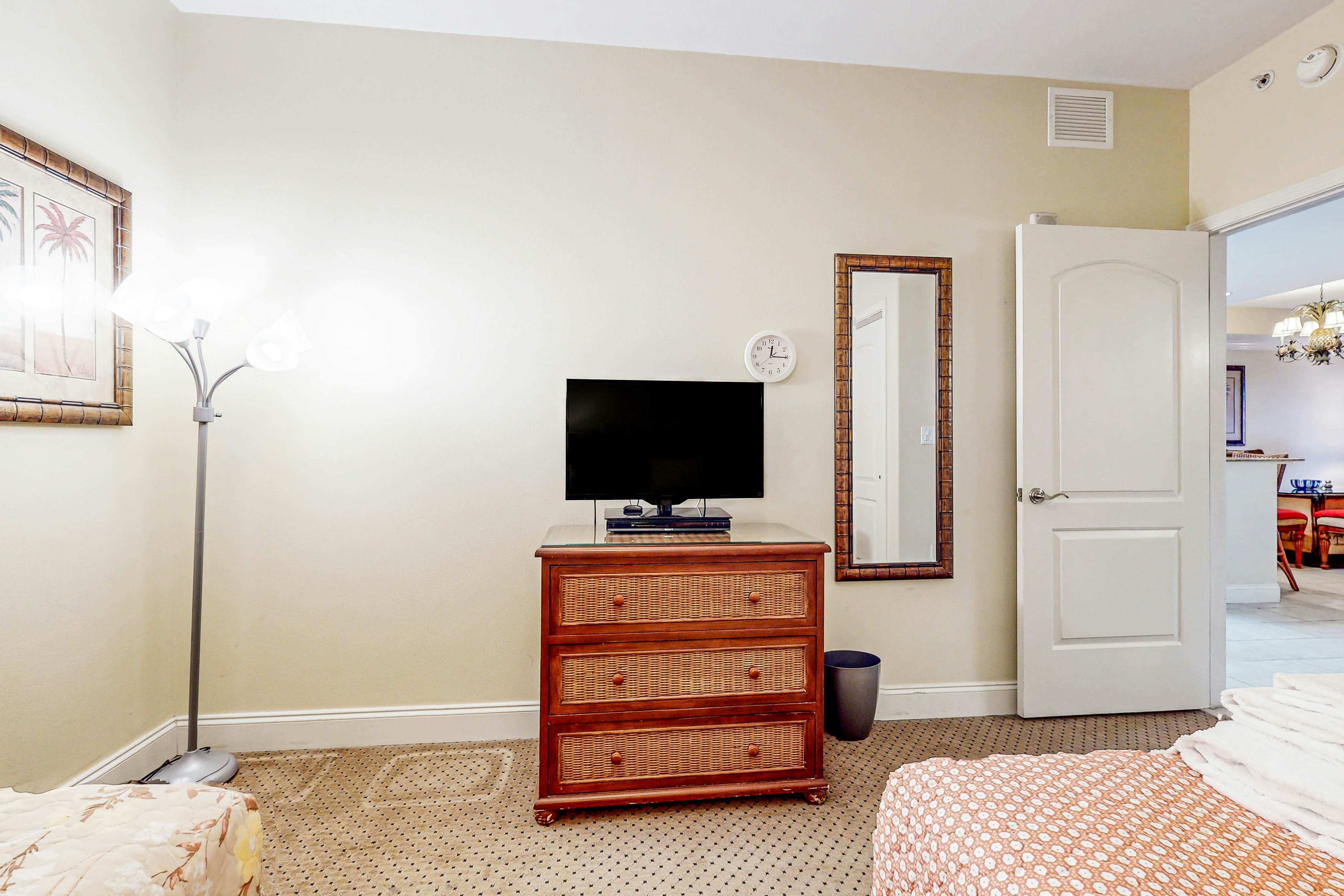 BLU119-13427-2-0303-2 - Lake Bryan Sunrise