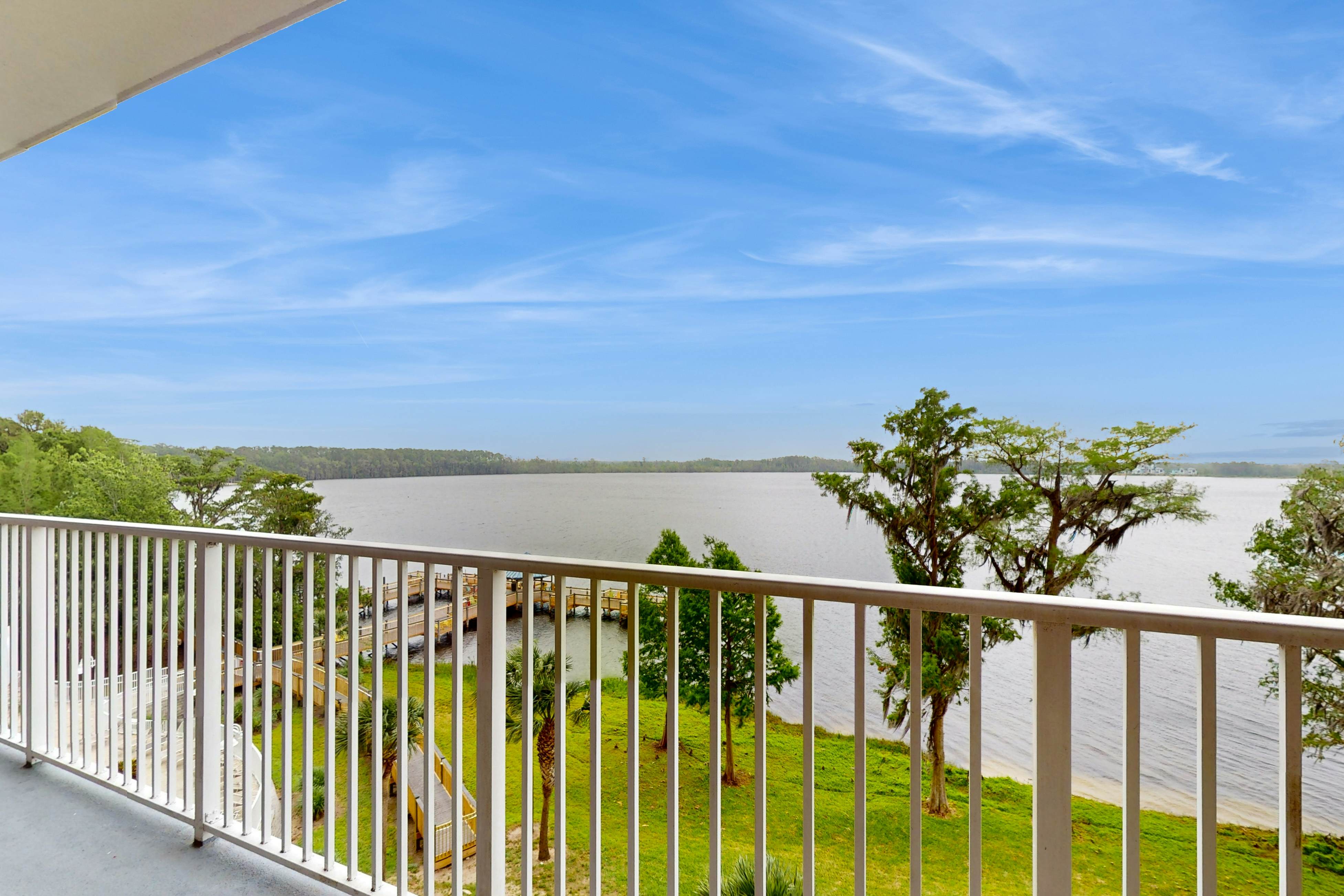 BLU119-13427-2-0303-2 - Lake Bryan Sunrise