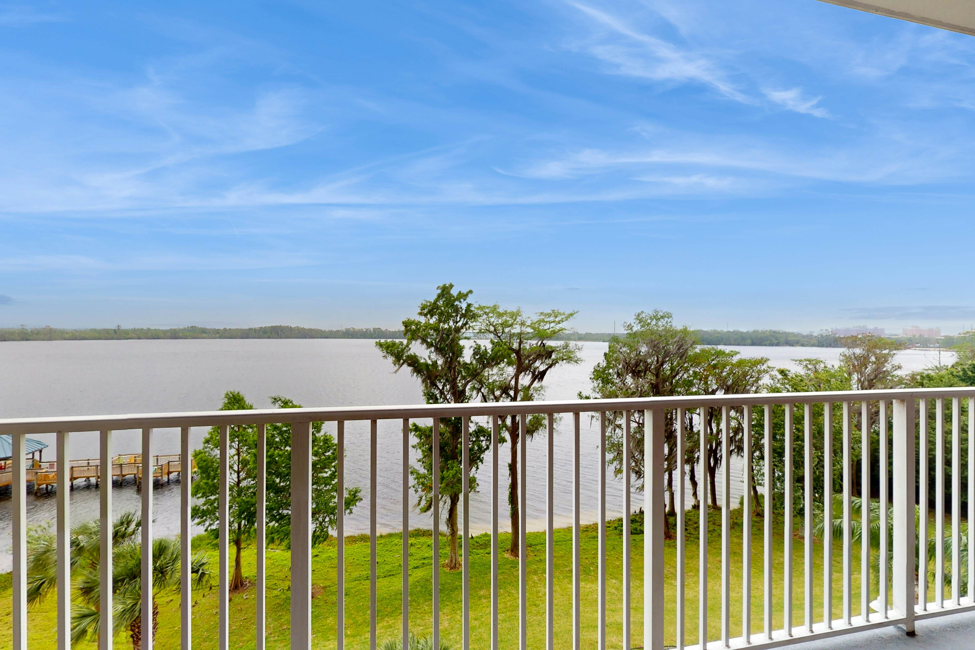 BLU119-13427-2-0303-2 - Lake Bryan Sunrise