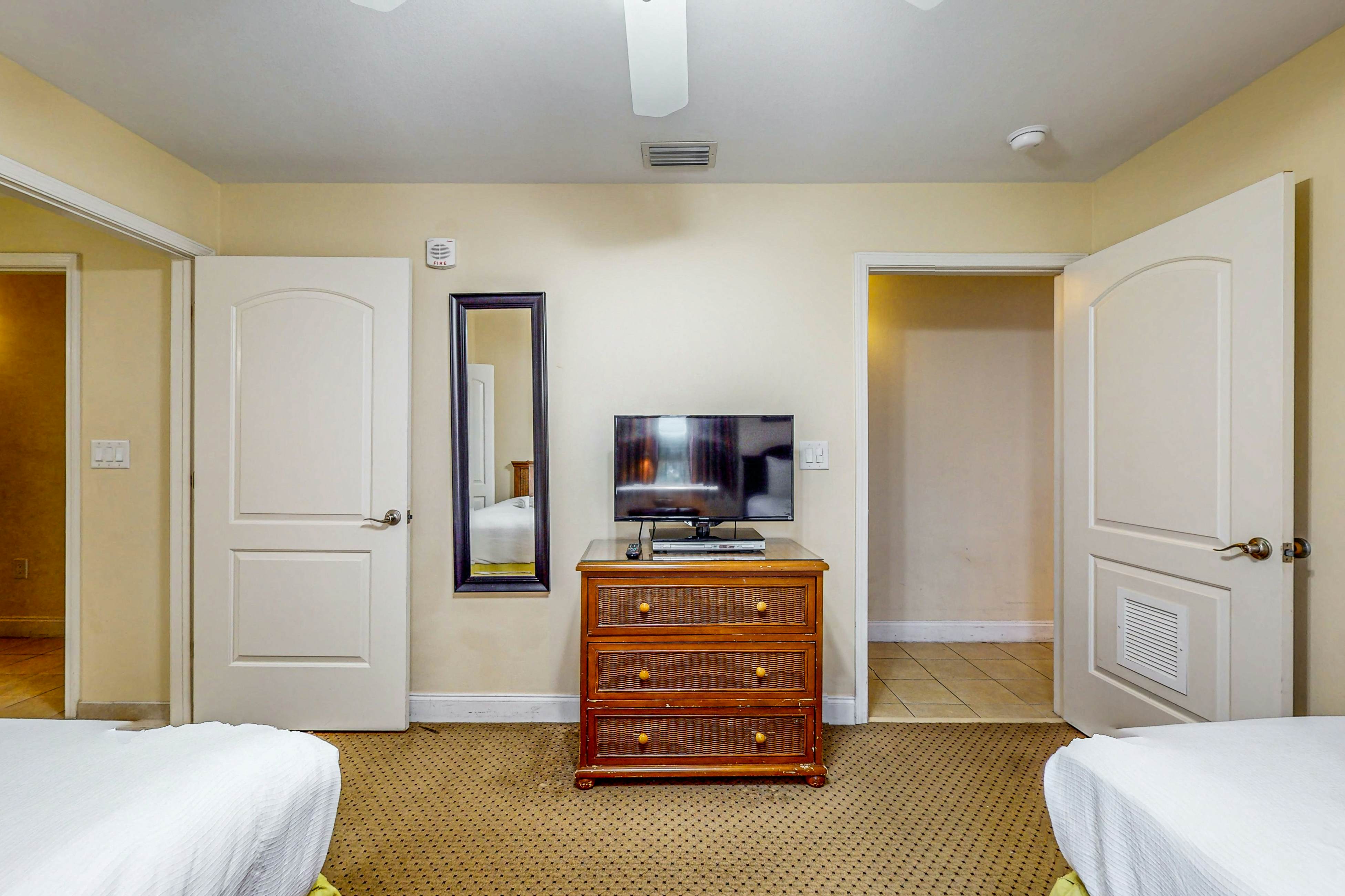 BLU112-13415-1-0910-2 - Blue Heron Beach Resort 1-0910