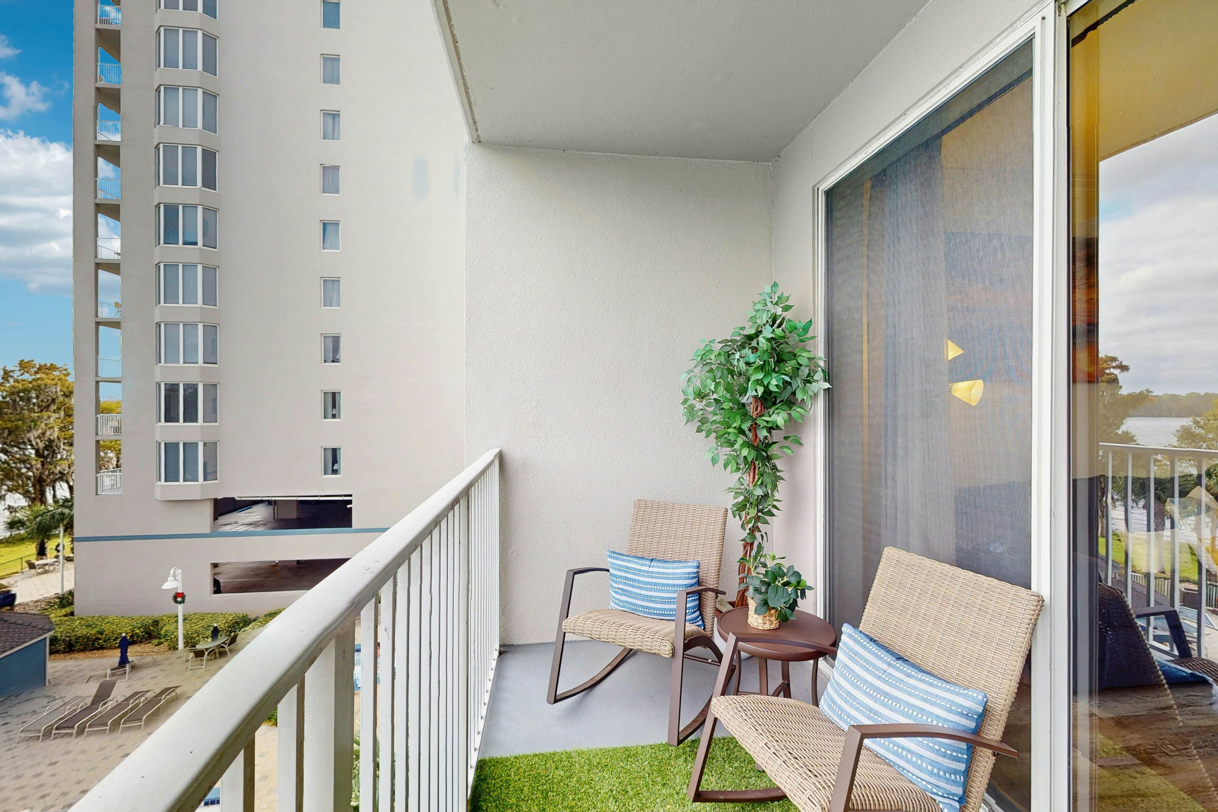 BLU102-13415-1-0208-1 - Blue Heron Beach Resort 1-0208