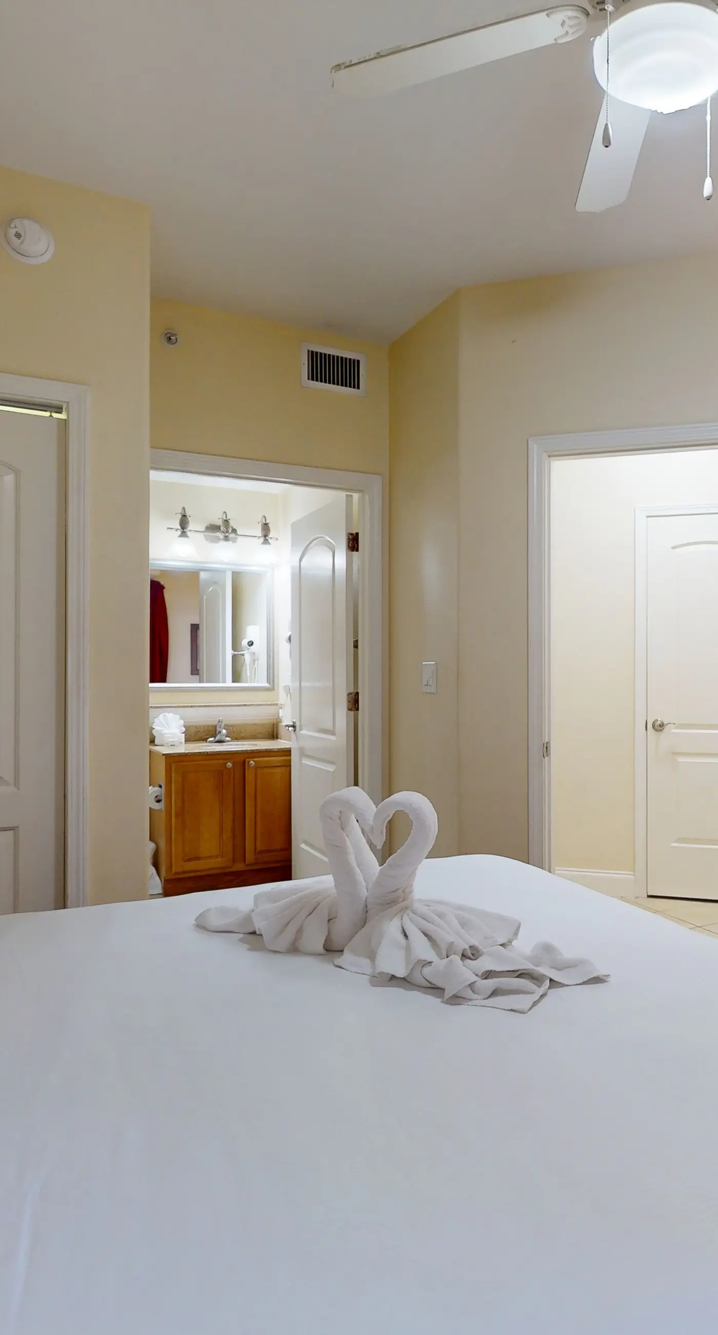 BLU109-13415-1-0602-1 - Blue Heron Beach Resort 1-0602