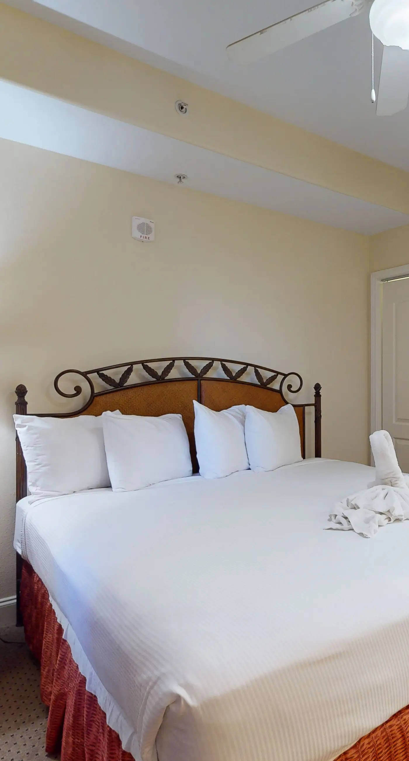 BLU109-13415-1-0602-1 - Blue Heron Beach Resort 1-0602