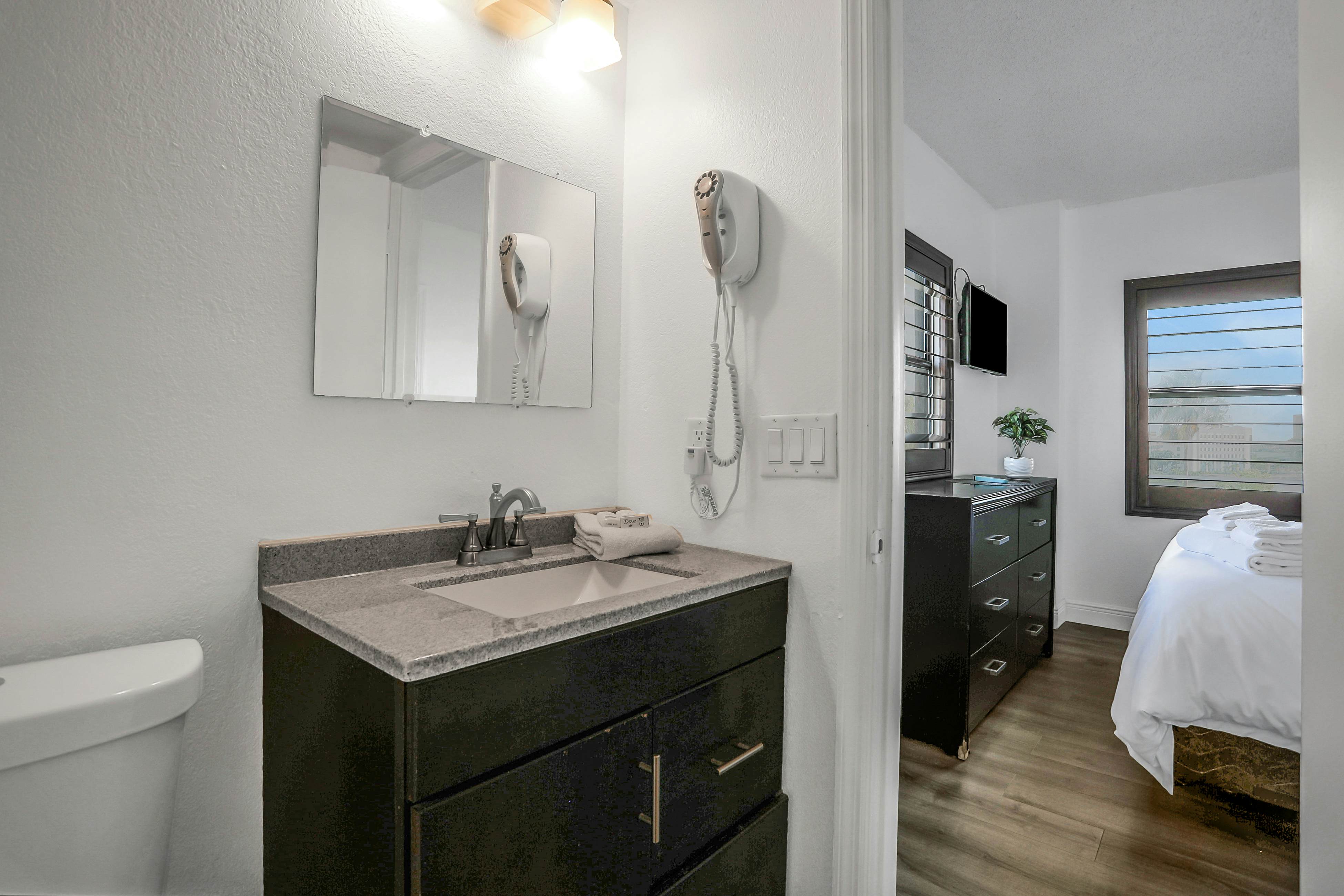 ENO102-6165-1601-2 - The Enclave - Unit 1601