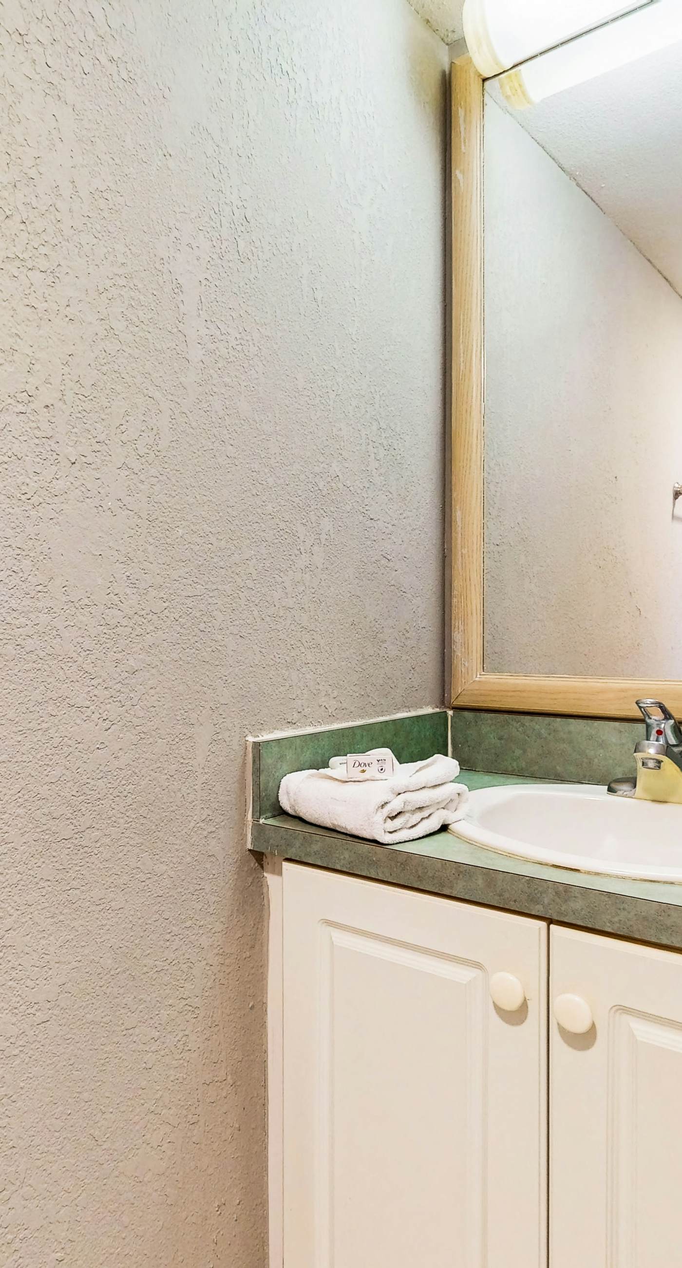 ENO103-6165-1404-2 - The Enclave #1404