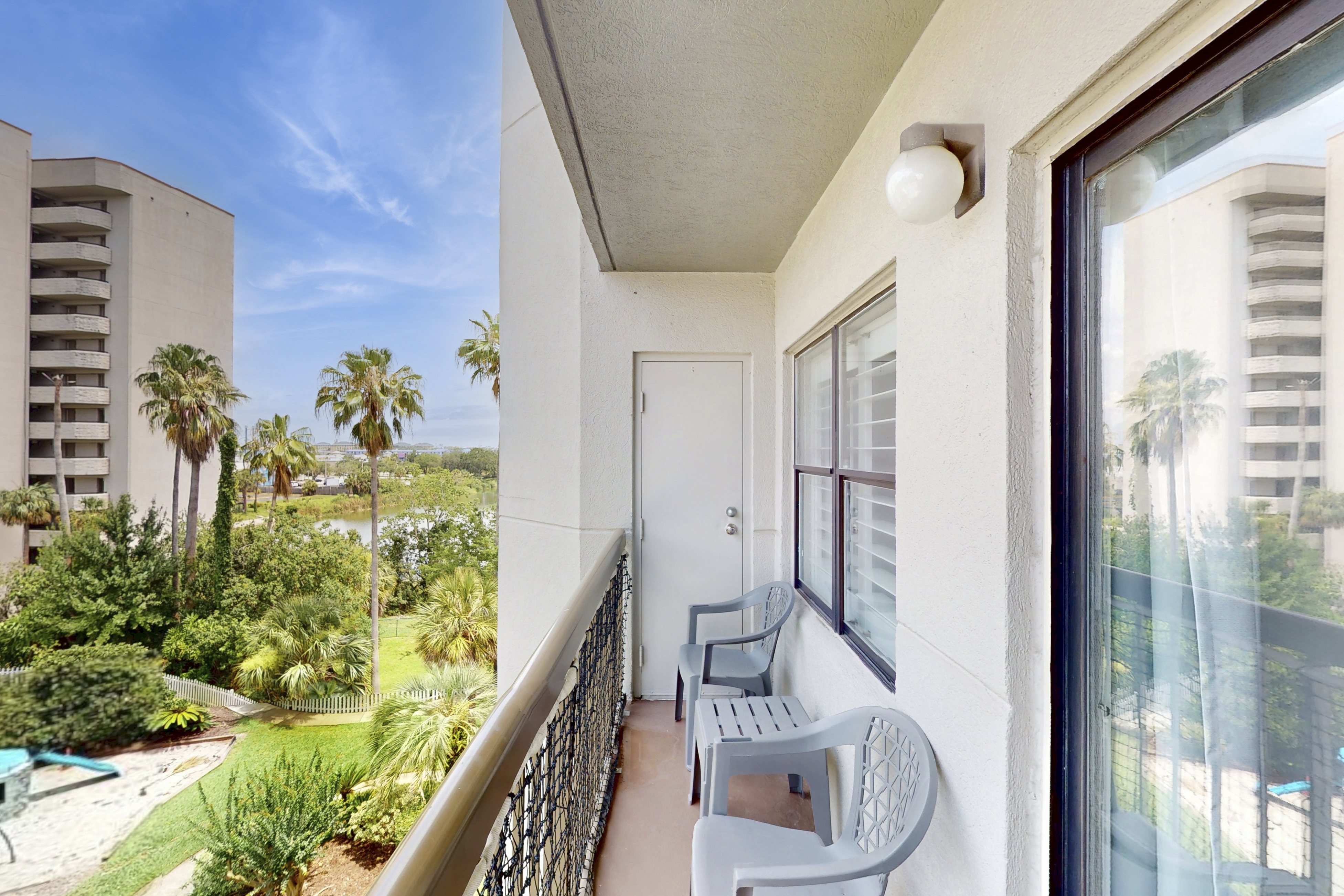 Spacious Condo with a Kitchenette, AC, Pools, Tennis, & Gym