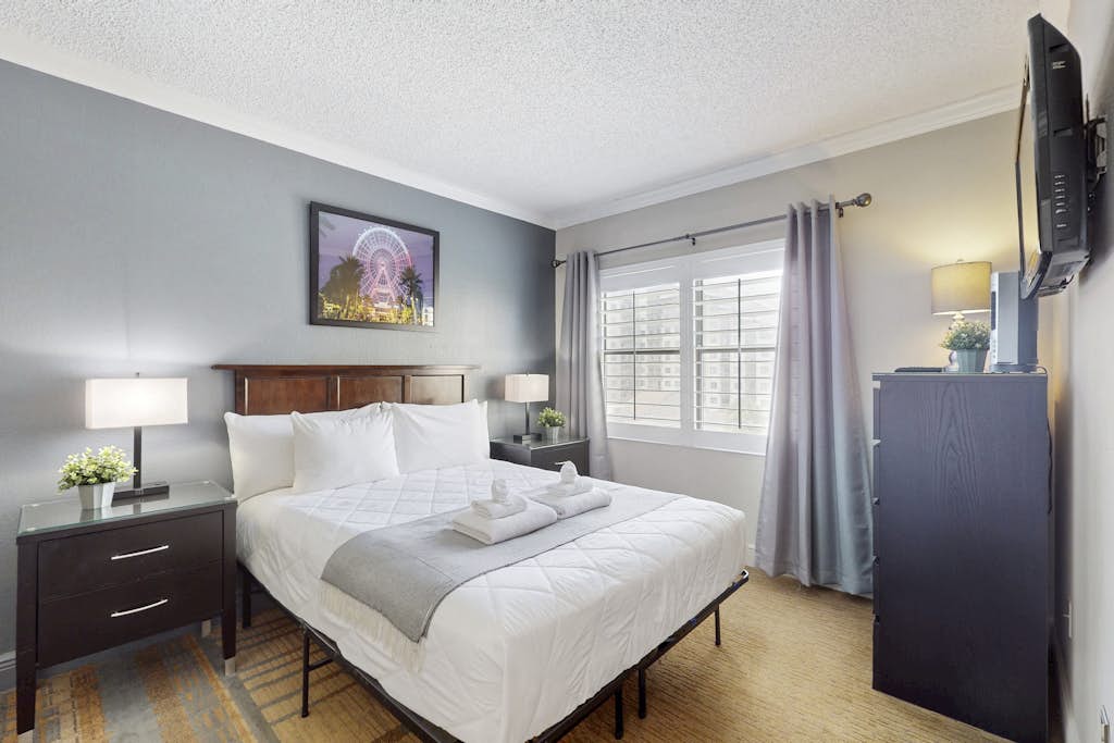 Spacious Condo with a Kitchenette, AC, Pools, Tennis, & Gym