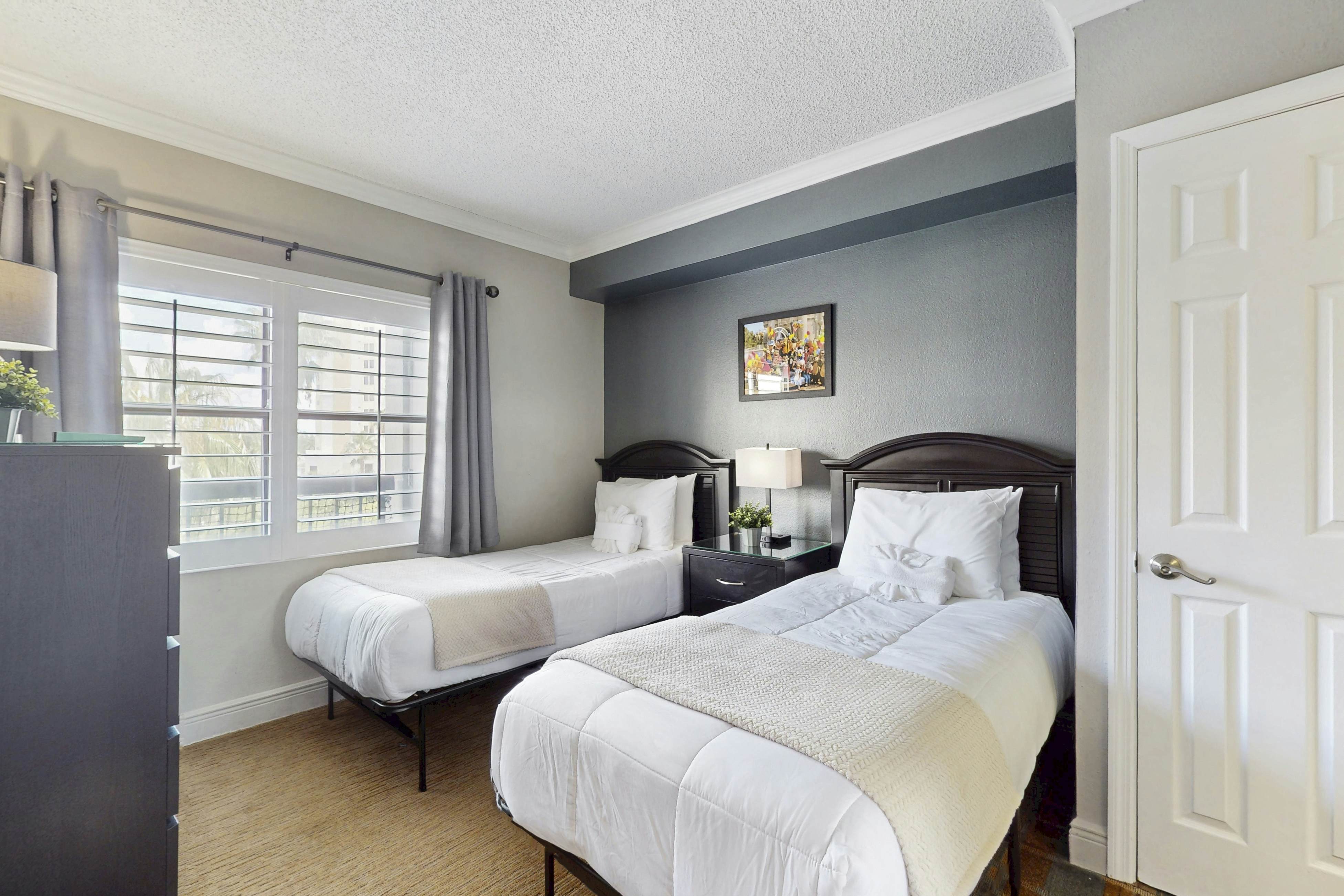 ENO104-6165-1505-2 - The Enclave # 1505