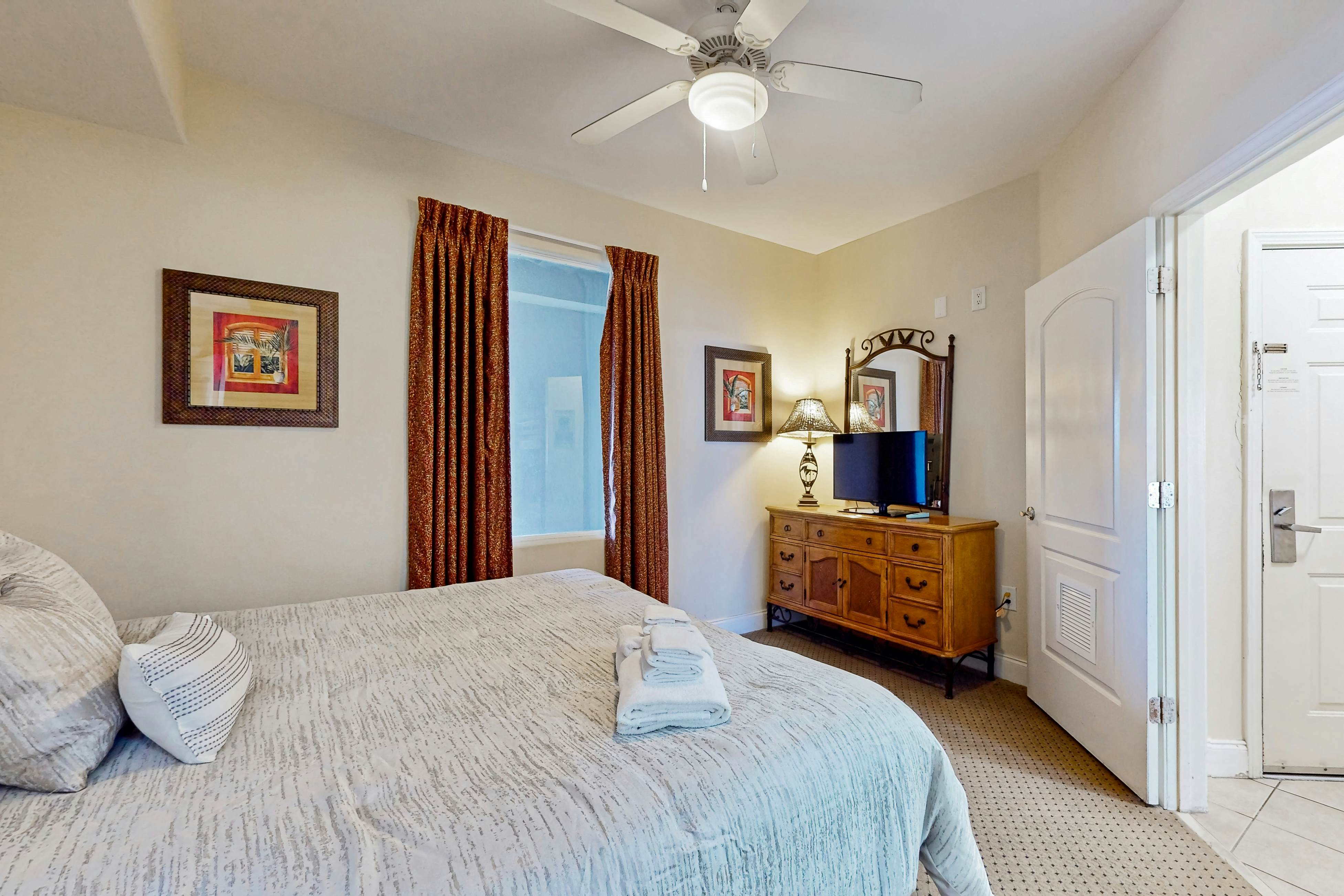 BLU108-13415-1-0505-1 - Sunset Views at Blue Heron