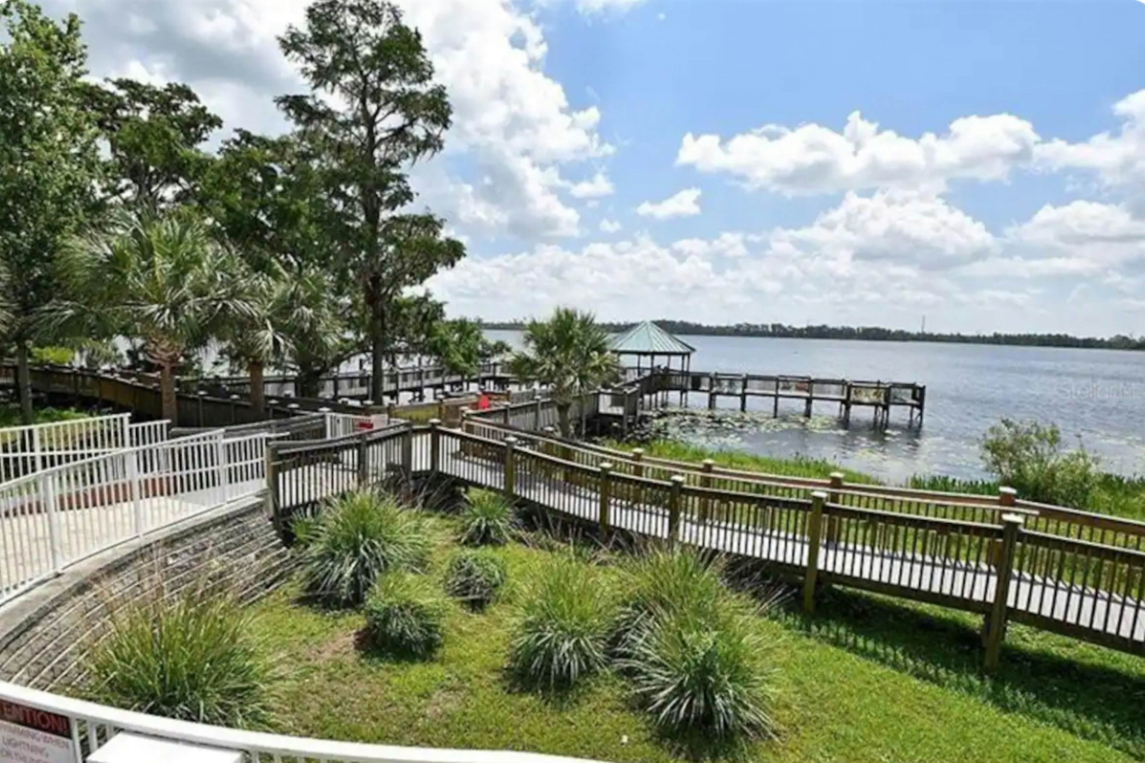 BLU108-13415-1-0505-1 - Sunset Views at Blue Heron