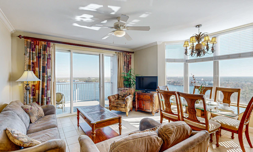 Dog-friendly lakefront condo w/WiFi, W/D, AC, resort amenities, near attractions