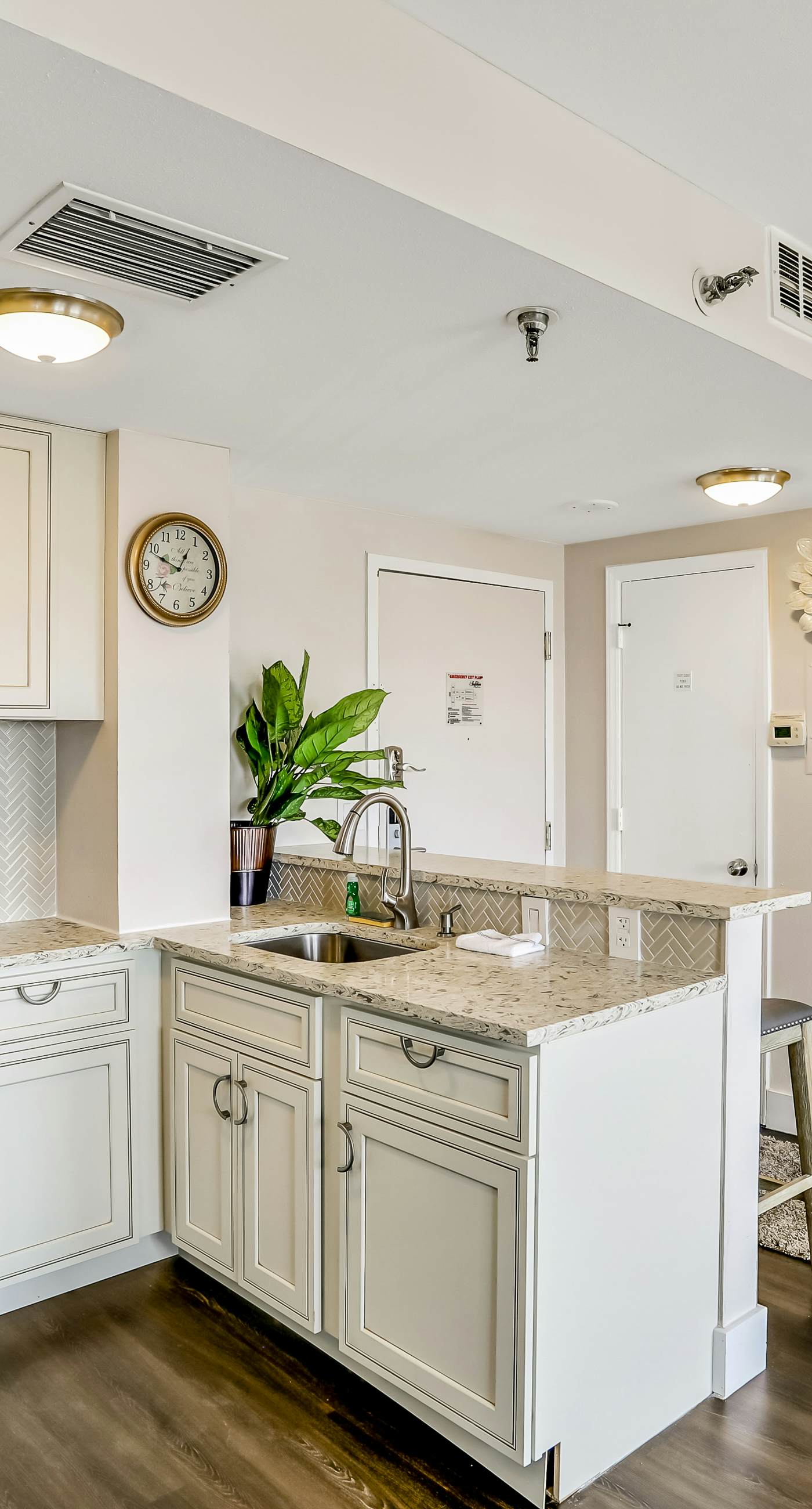 ENO101-6165-3604-2 - Vibrant Waters, Unit #3604