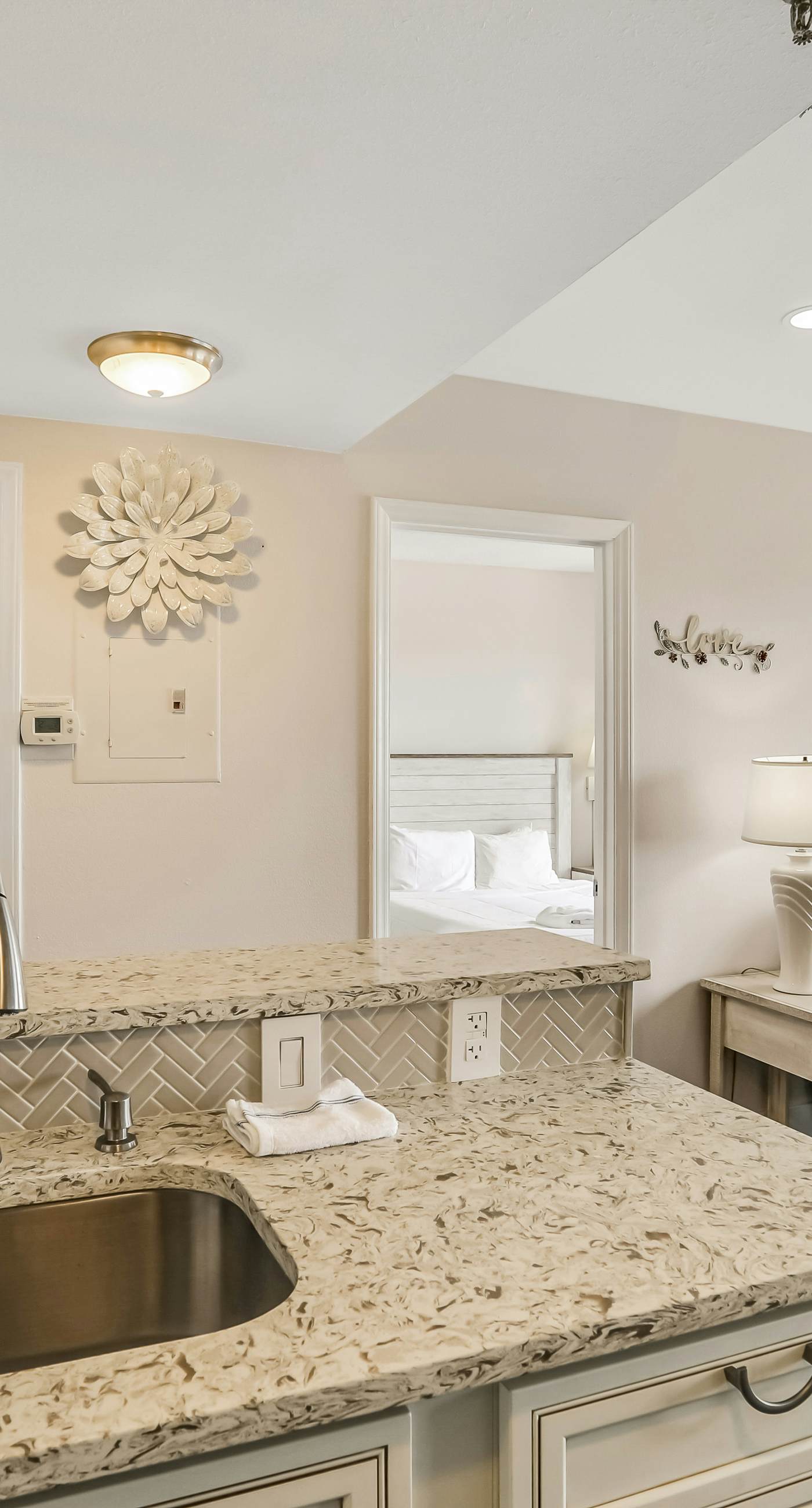 ENO101-6165-3604-2 - Vibrant Waters, Unit #3604