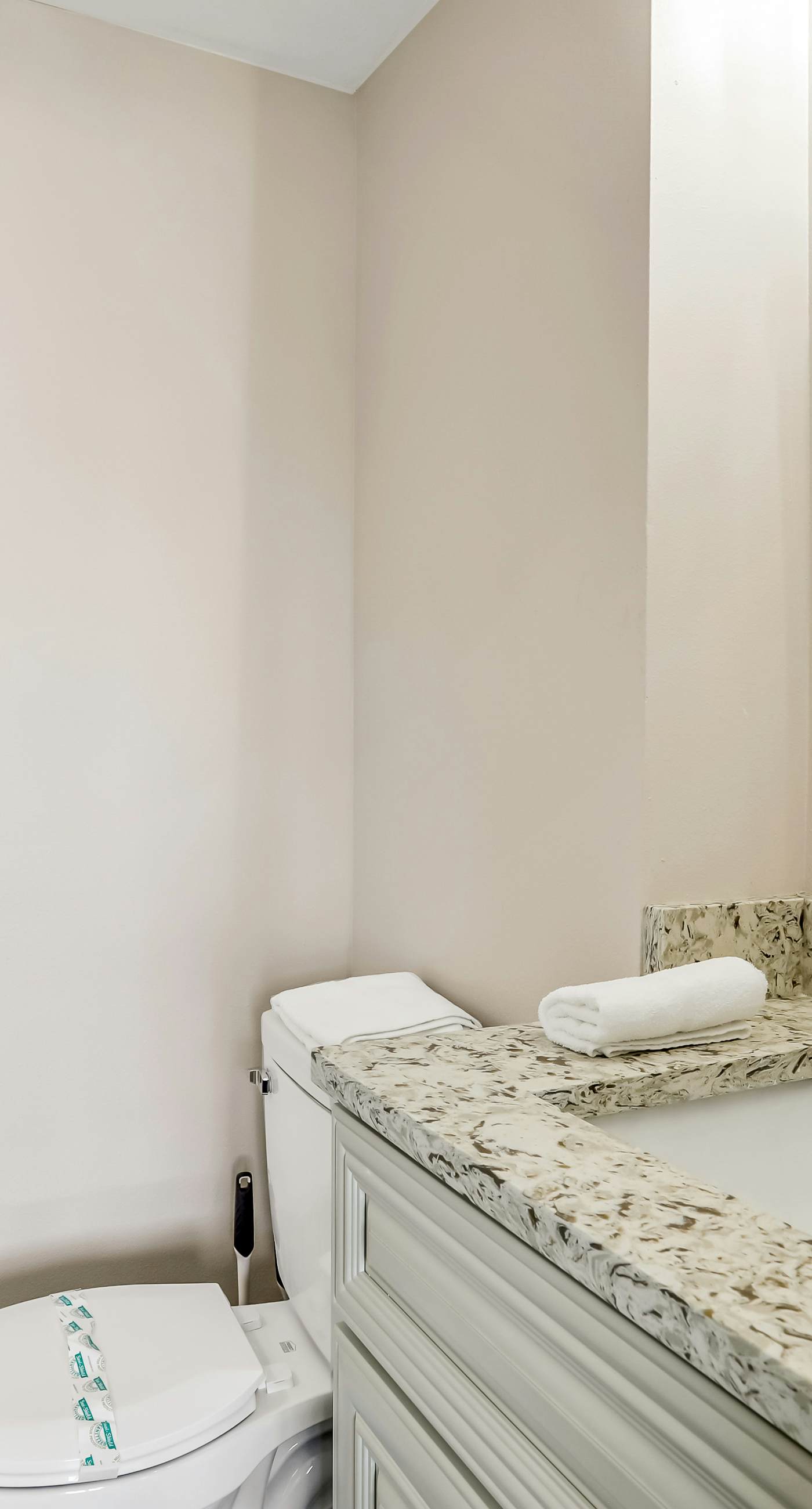 ENO101-6165-3604-2 - Vibrant Waters, Unit #3604