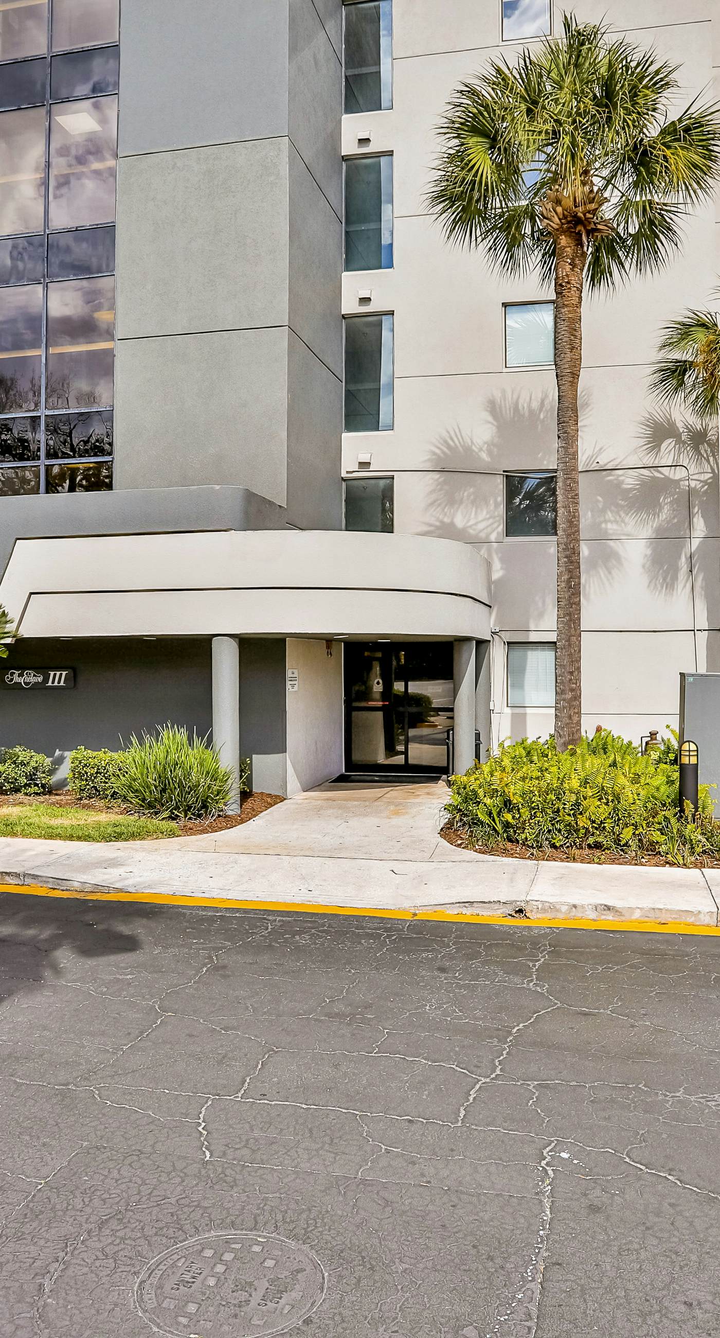 ENO101-6165-3604-2 - Vibrant Waters, Unit #3604