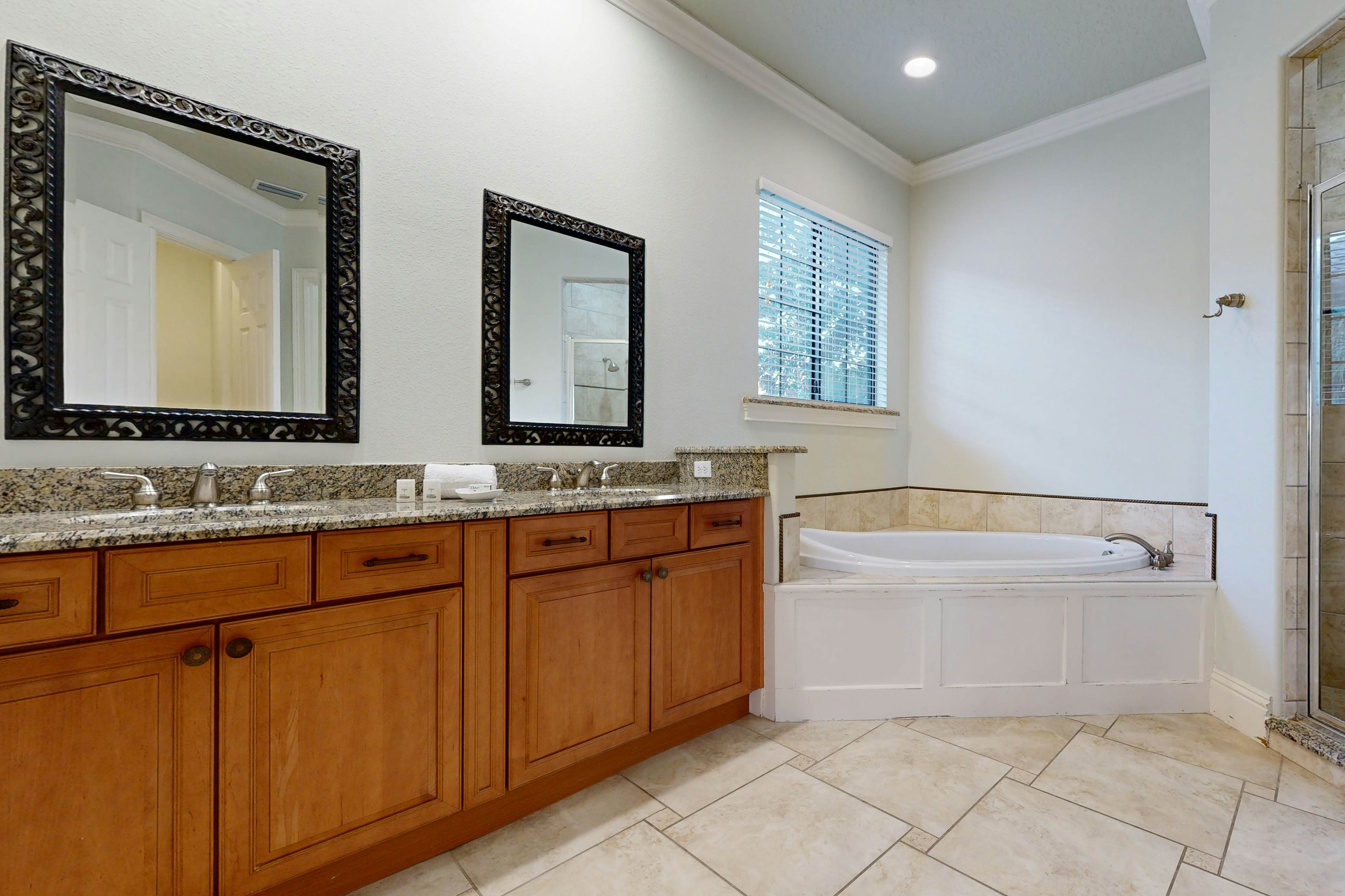 REU107-481-4-GP-Luxury Green Overlook - Legends Corner at Reunio