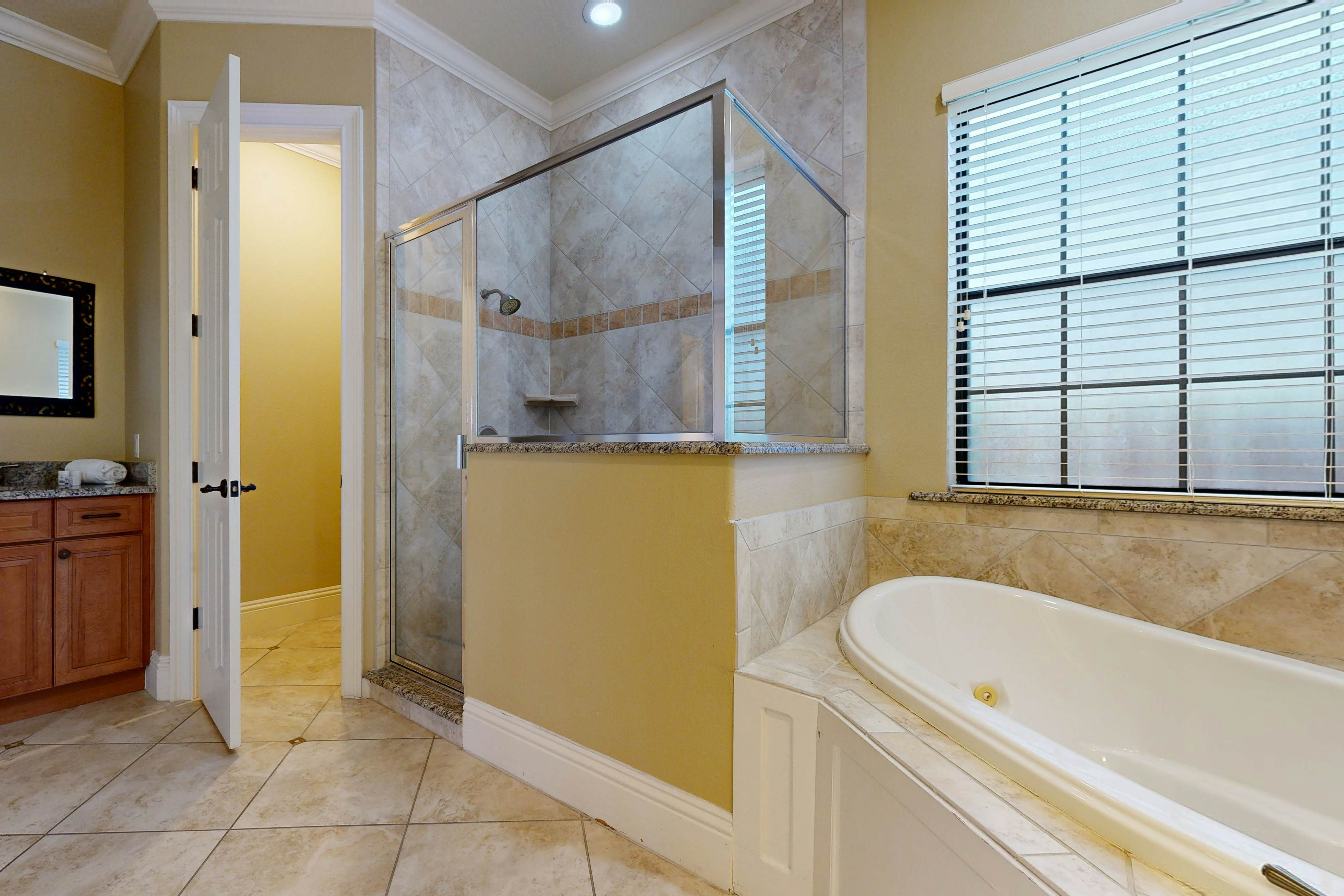 REU107-481-4-GP-Luxury Green Overlook - Legends Corner at Reunio