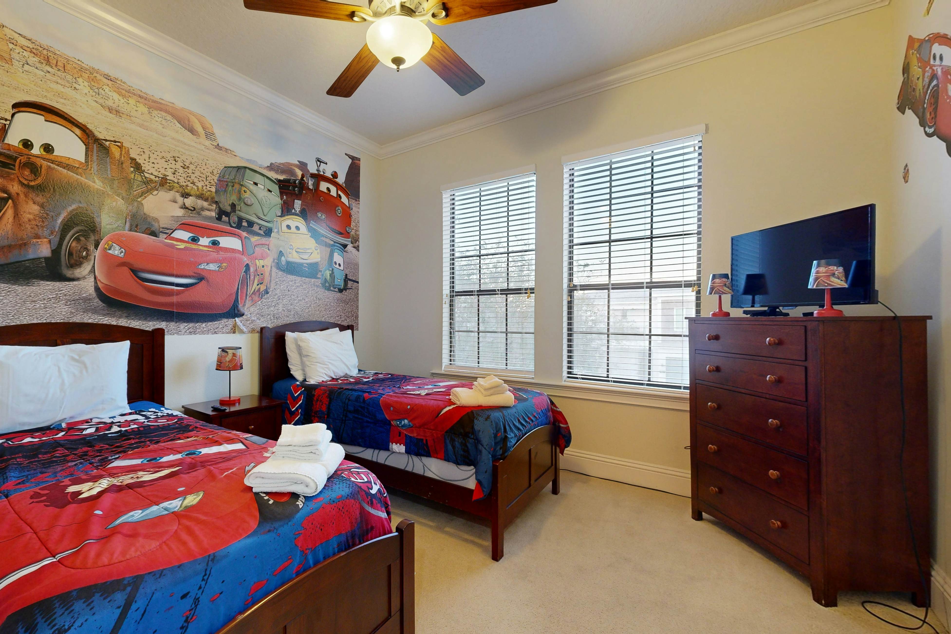 REU107-481-4-GP-Luxury Green Overlook - Legends Corner at Reunio