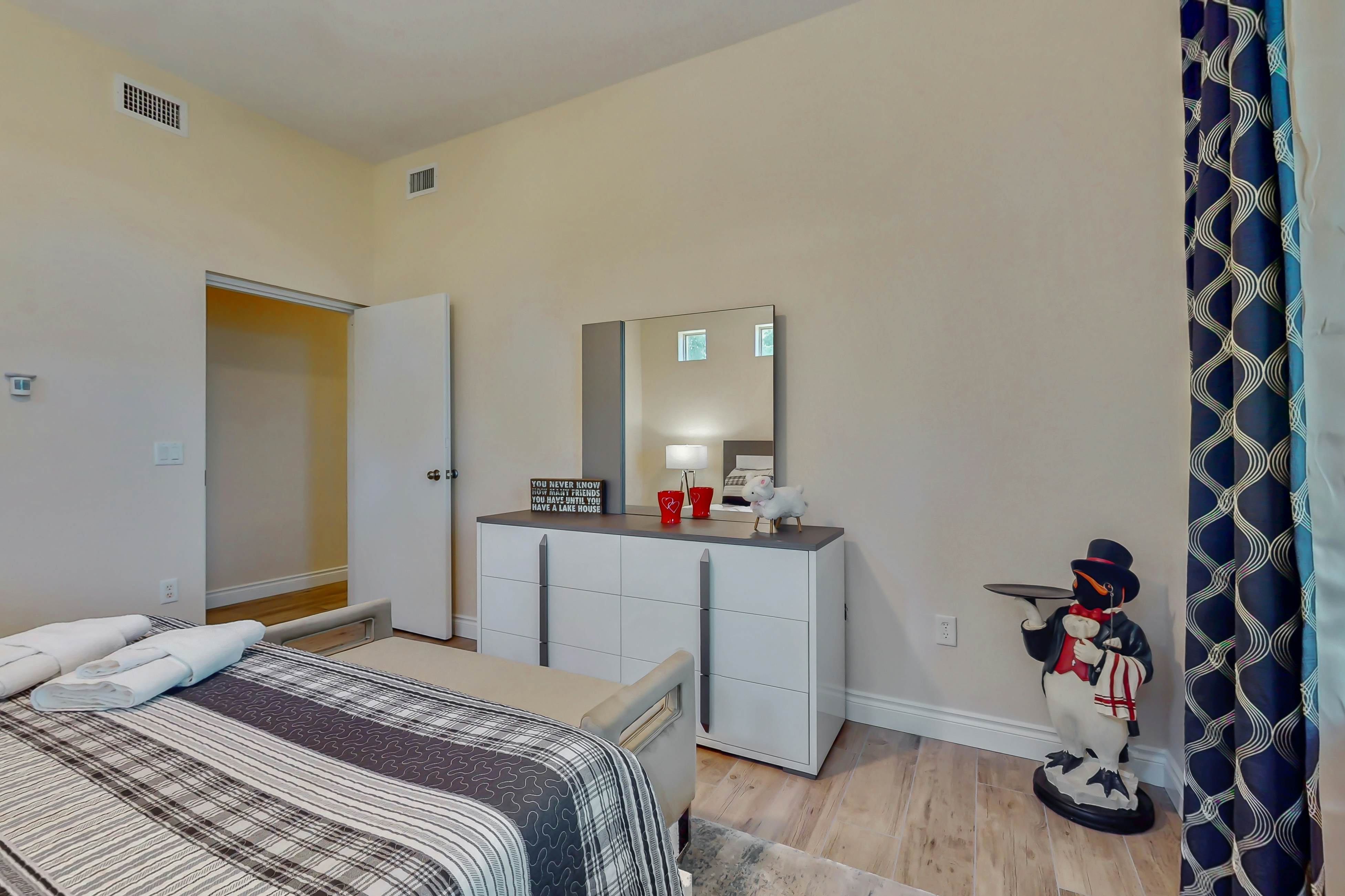 SEB105-9526-3-G - Sunset Serenity at Lake Josephine