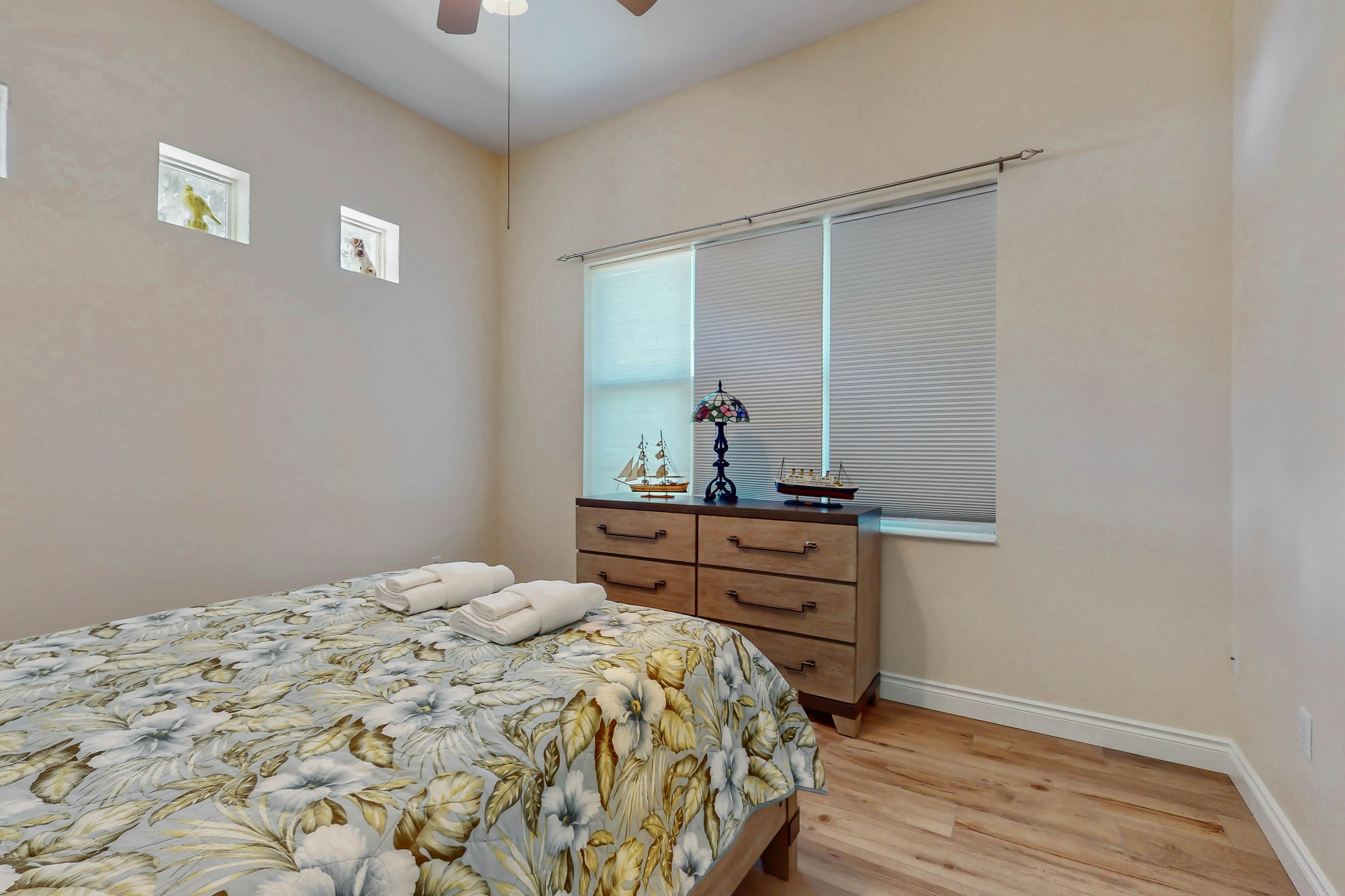 SEB105-9526-3-G - Sunset Serenity at Lake Josephine