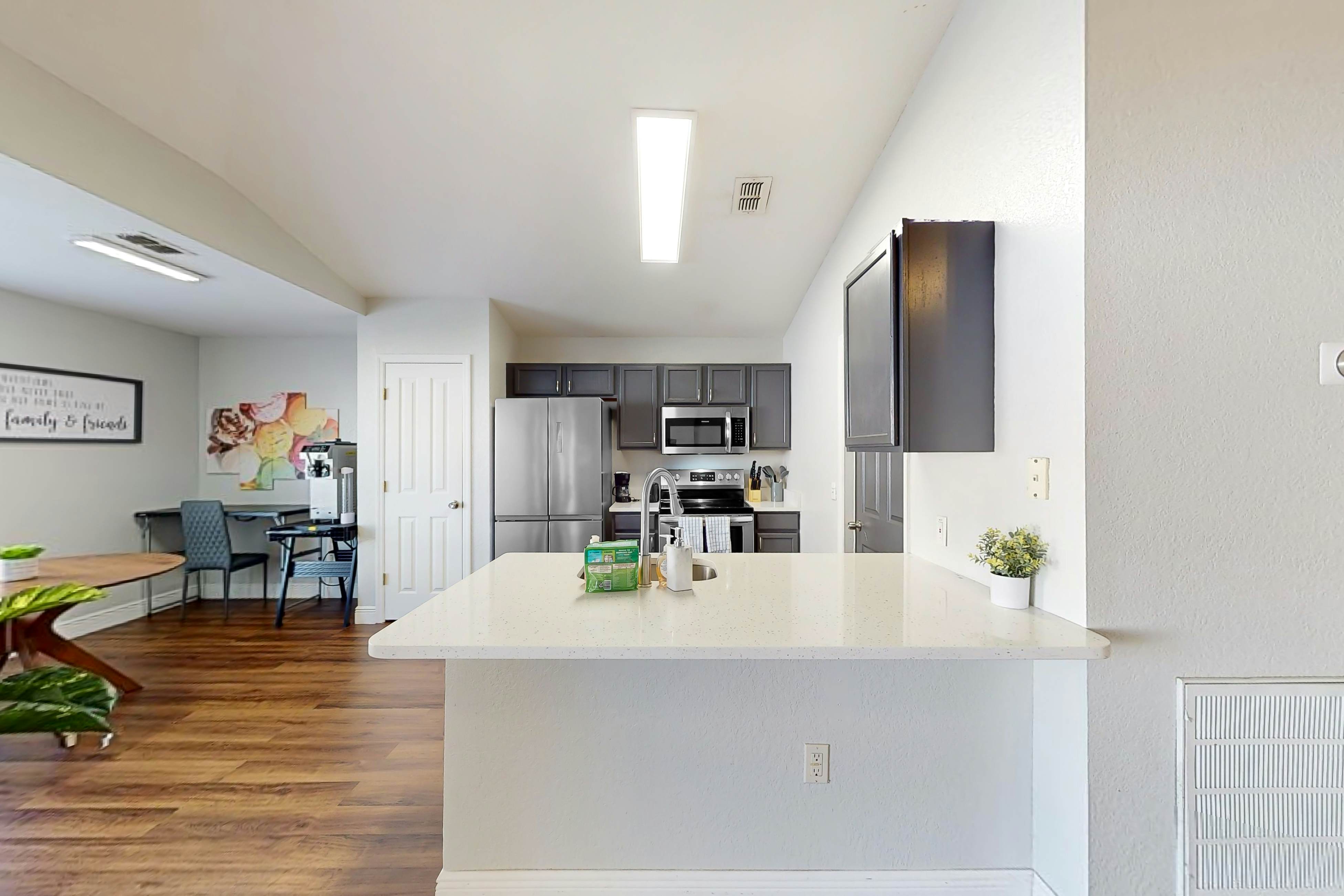 RSV101-538-3-P - Gathering Under the Palms