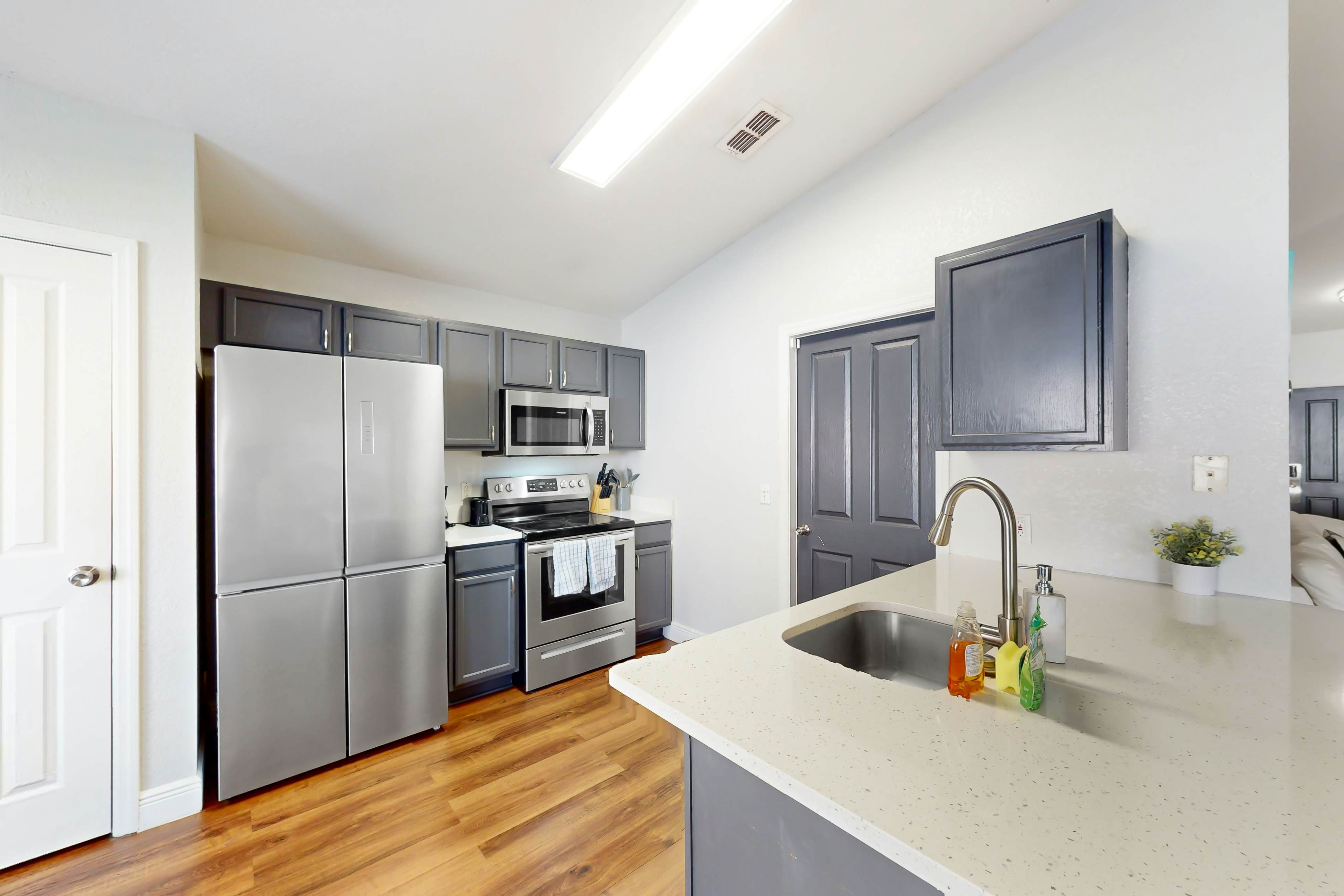 RSV101-538-3-P - Gathering Under the Palms