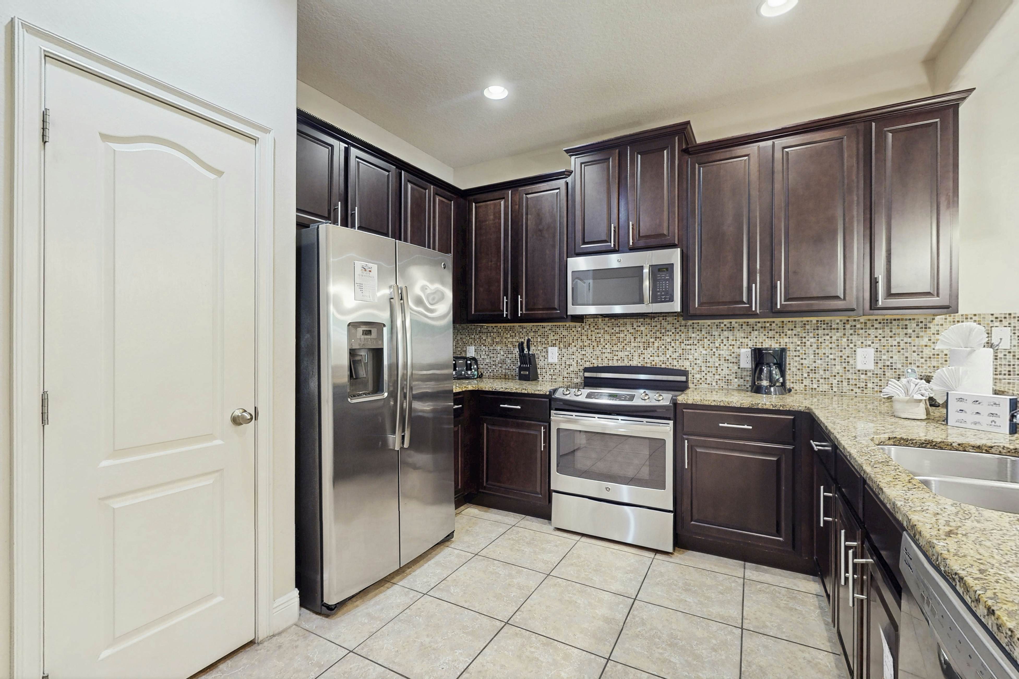 FCG101-8095-3 - Mickey's Clubhouse - The Fountains at Champions