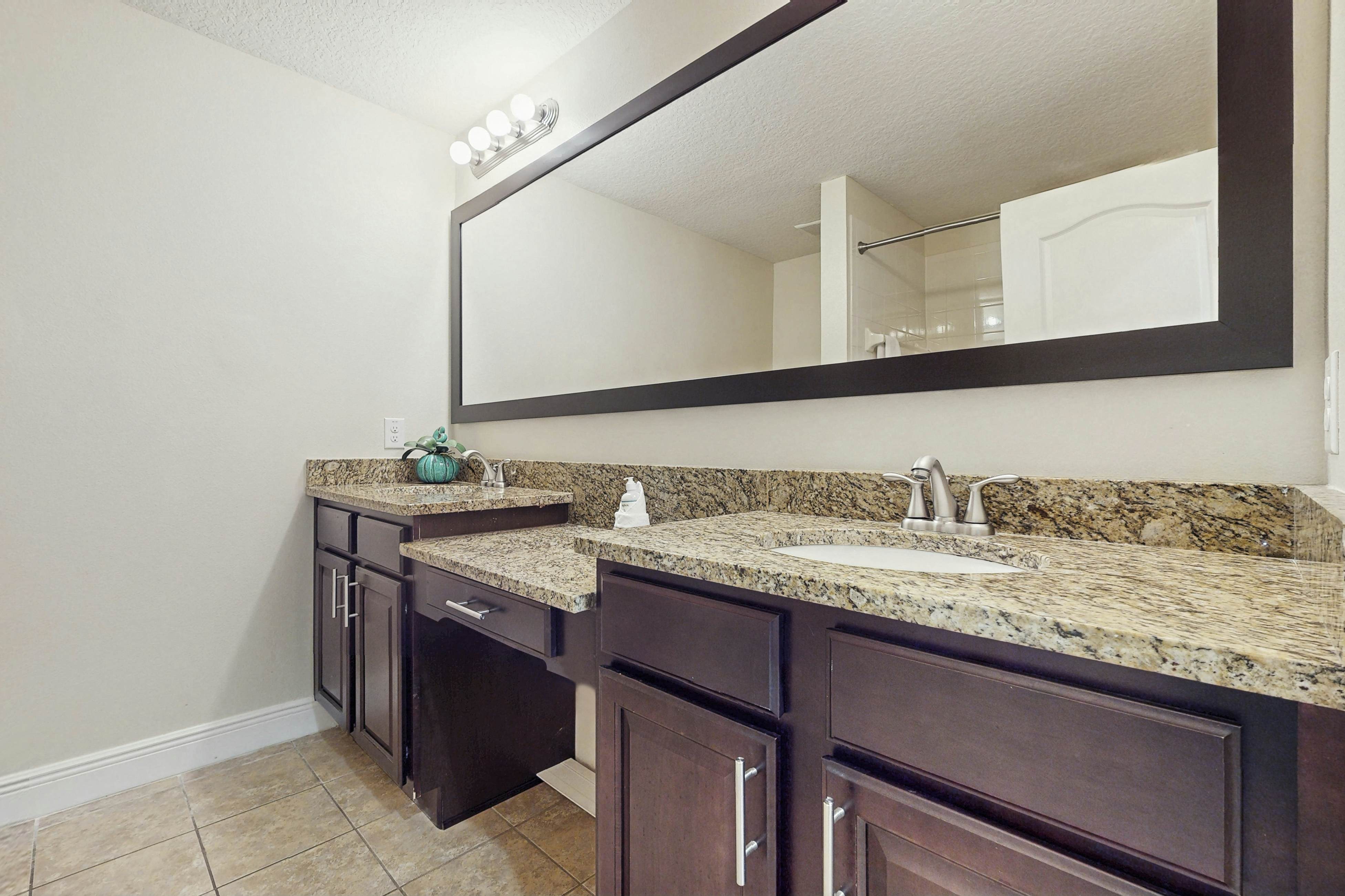 FCG101-8095-3 - Mickey's Clubhouse - The Fountains at Champions