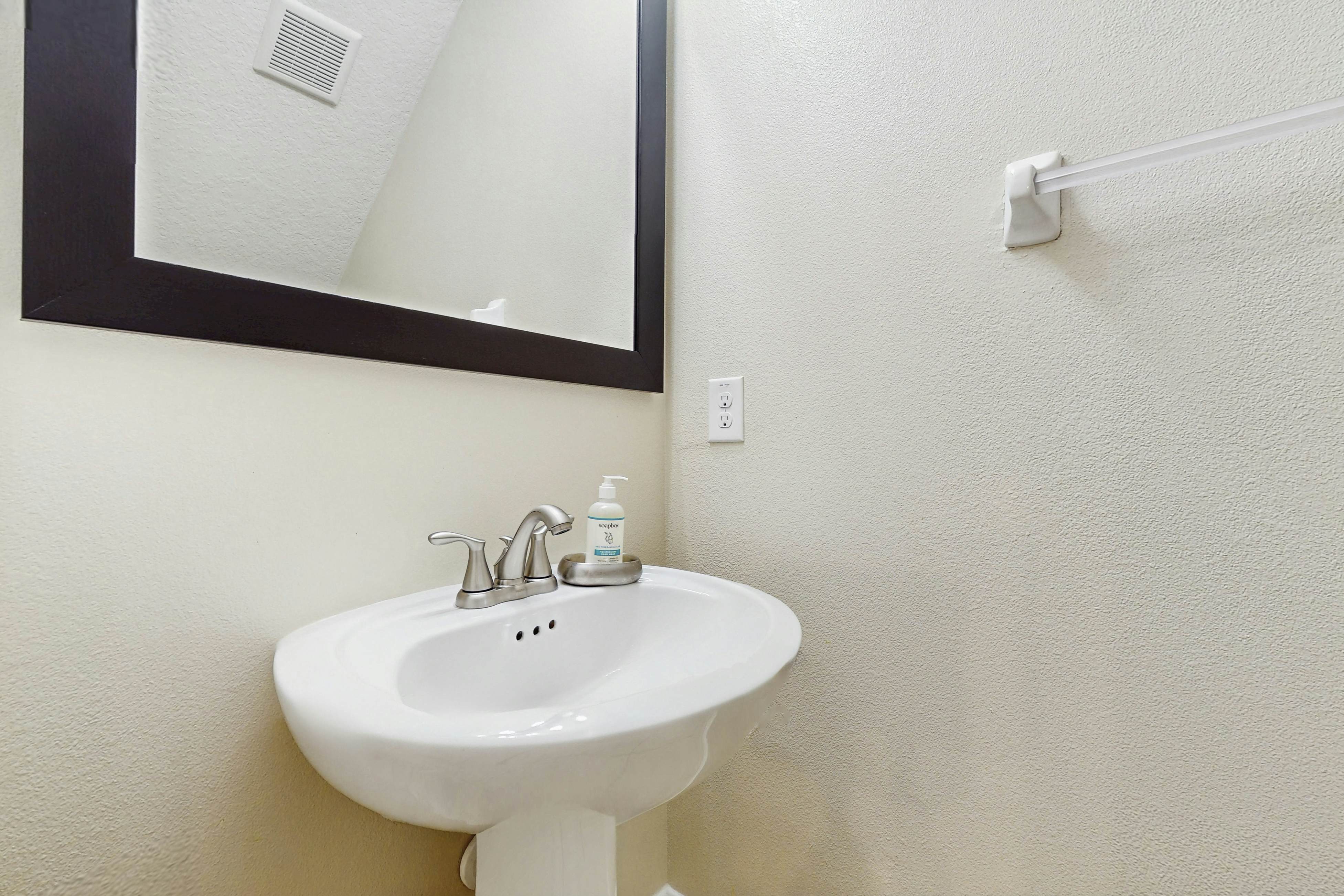 FCG101-8095-3 - Mickey's Clubhouse - The Fountains at Champions