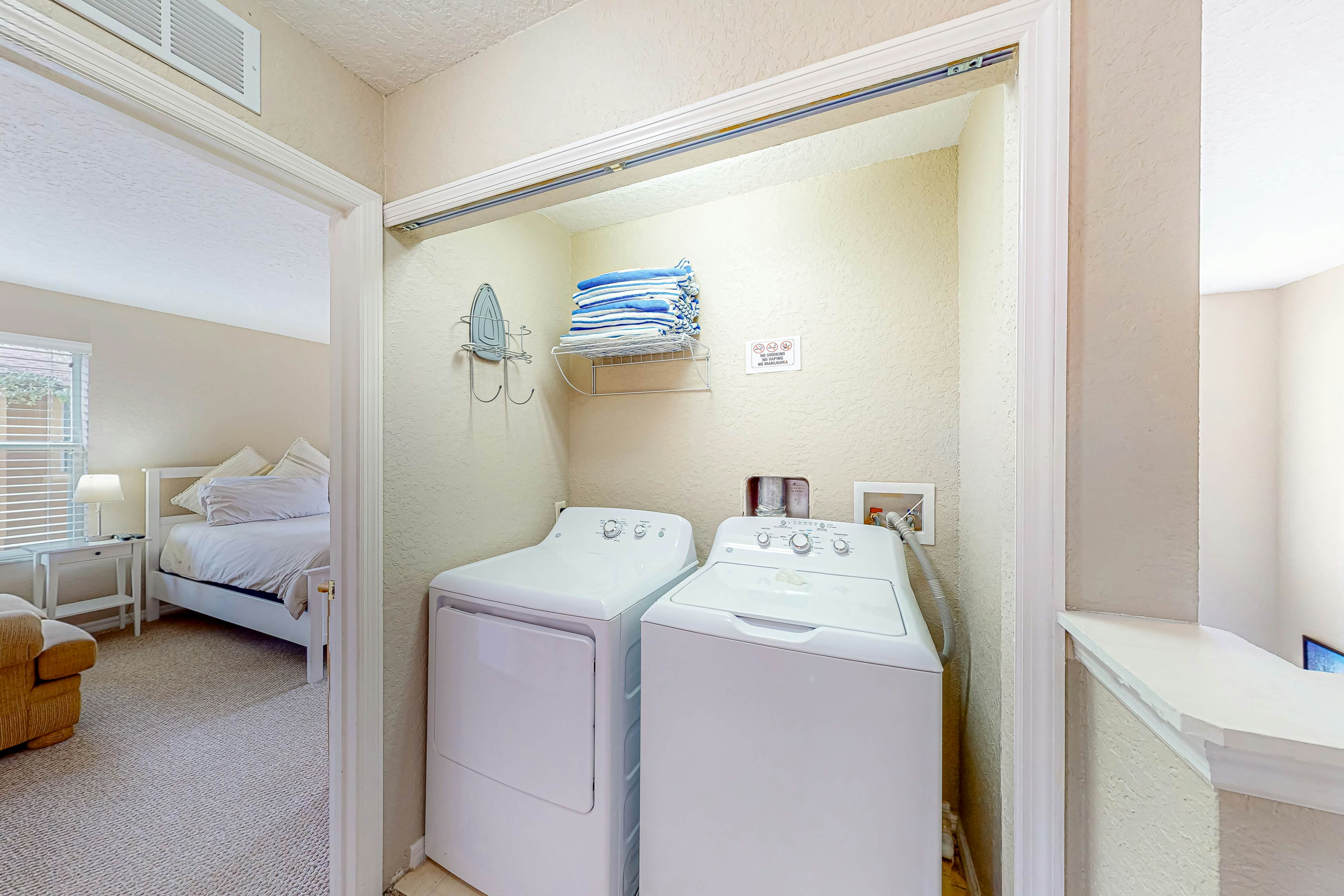 RGP106-207-4 - Sunny Oasis