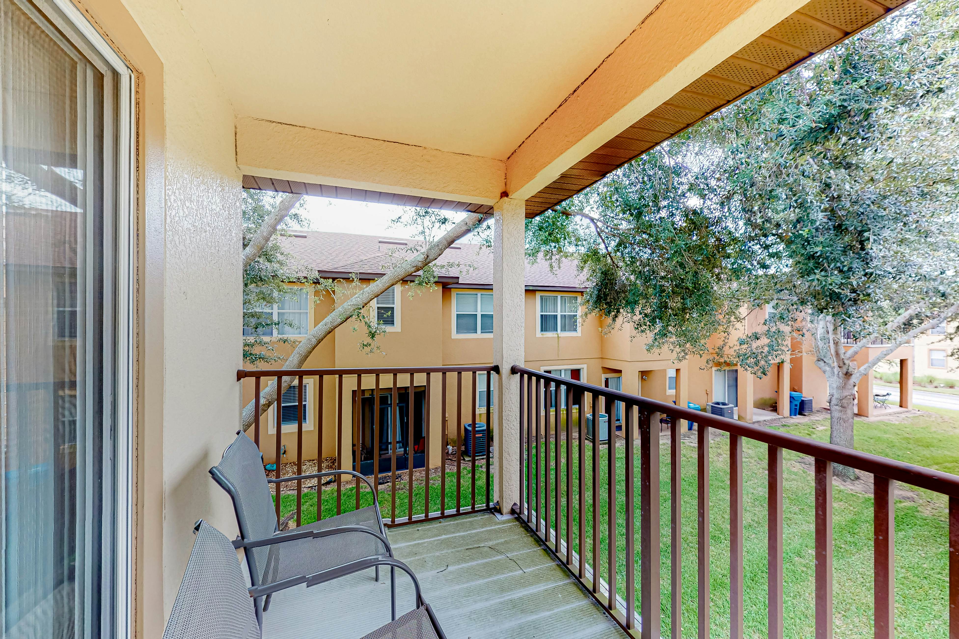 RGP106-207-4 - Sunny Oasis