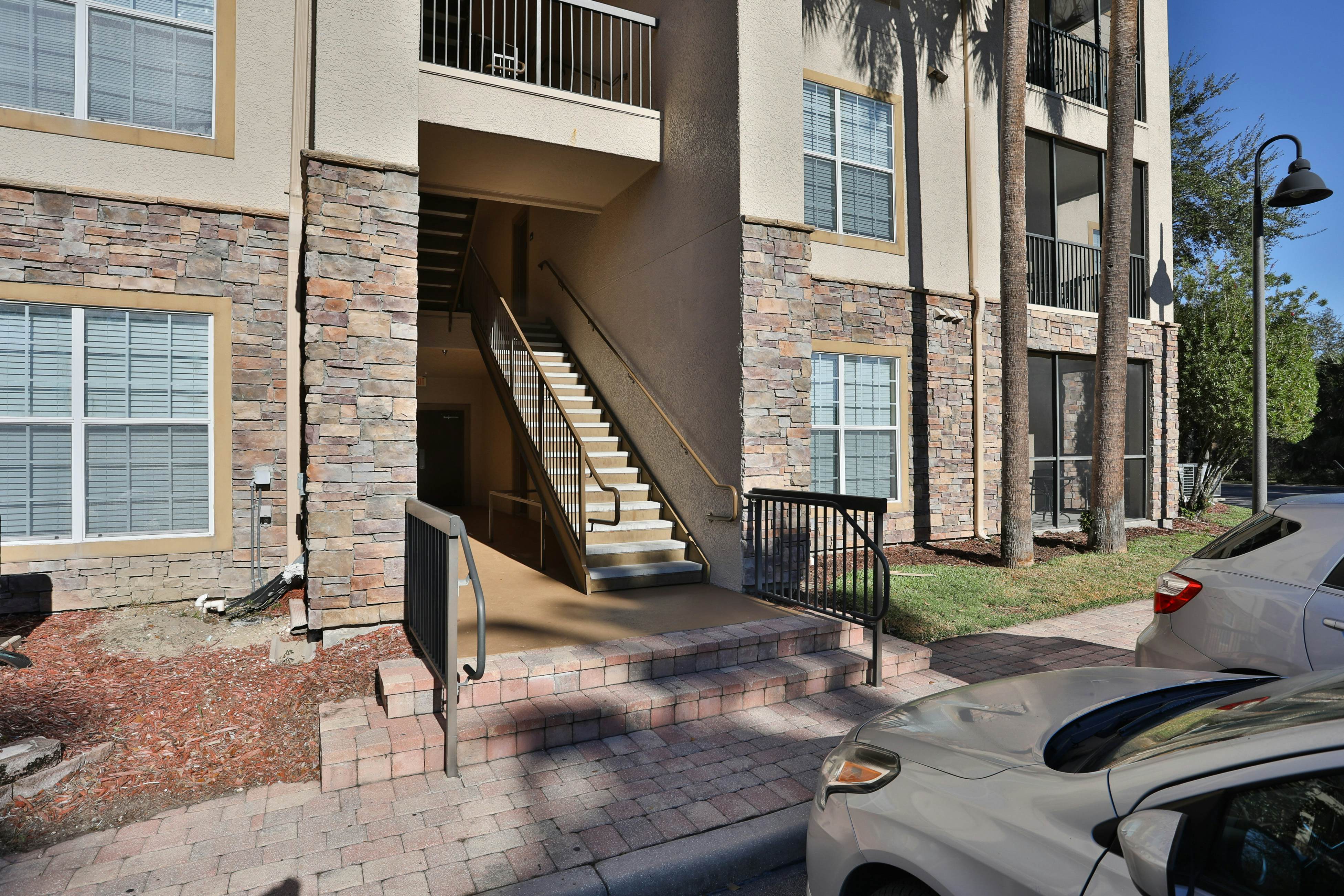 TUS106-8010-3401-3-Tuscan Oasis