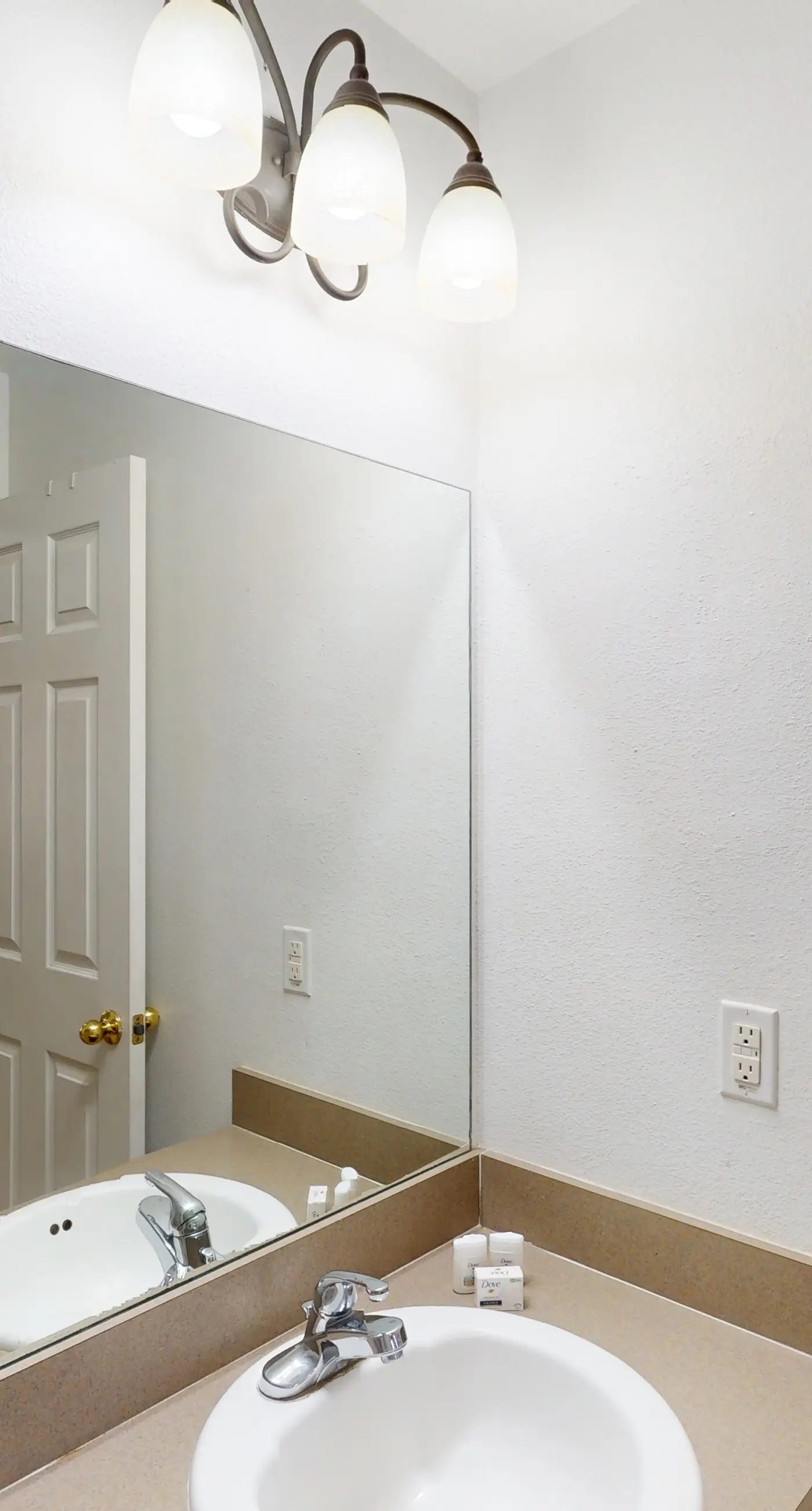 CB103-5156-3 - Comfy Escape - Compass Bay Resort