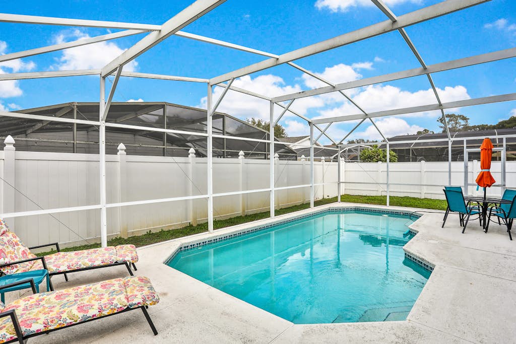 Snowbird-friendly home near Disney w/private heated pool, lanai, shared tennis