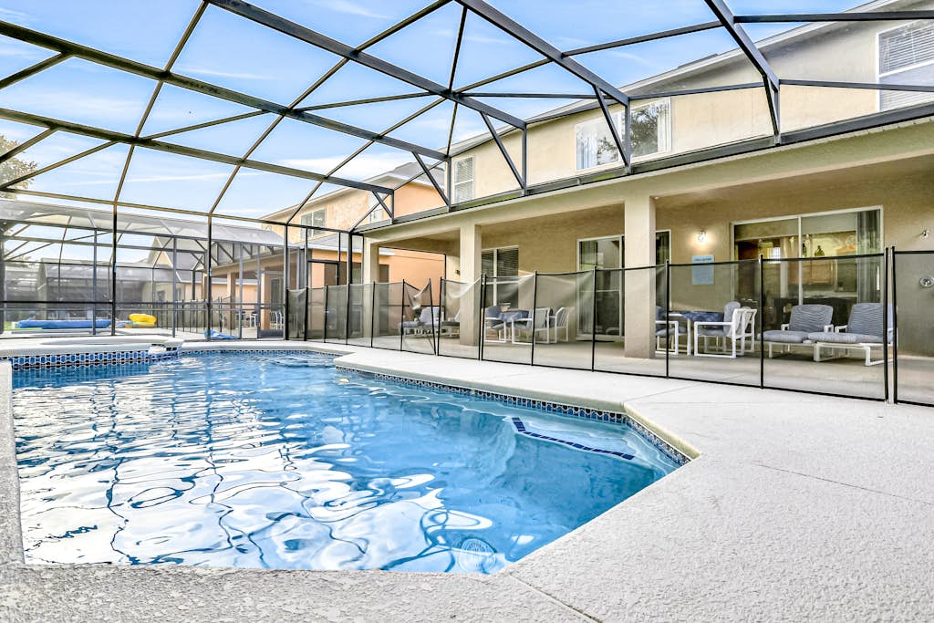 Charming home with pool, pool spa, lanai, central AC, & washer/dryer