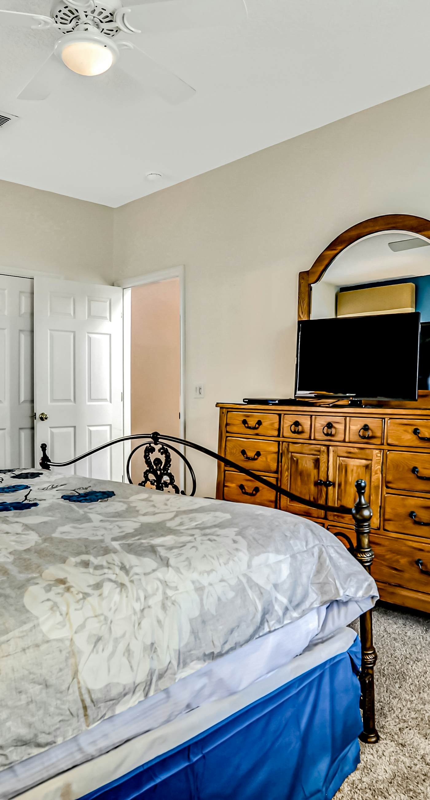 EMI106-2752-7-P-Sunny and Serene - Emerald Island Resort