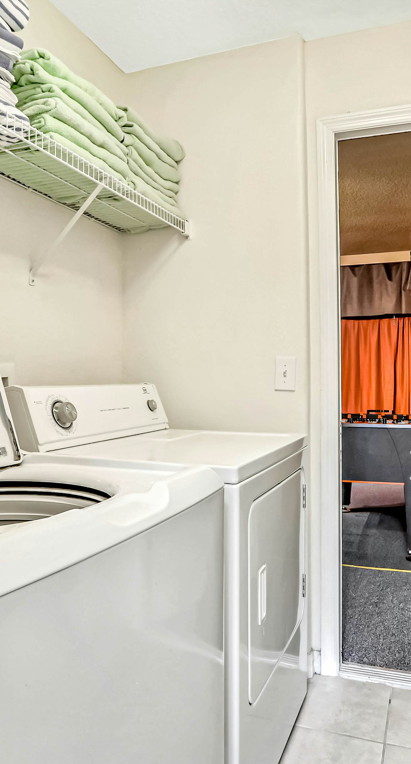 EMI106-2752-7-P-Sunny and Serene - Emerald Island Resort