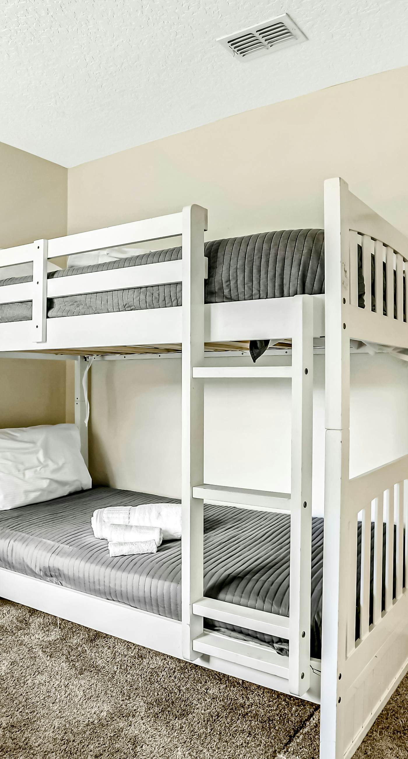 EMI106-2752-7-P-Sunny and Serene - Emerald Island Resort