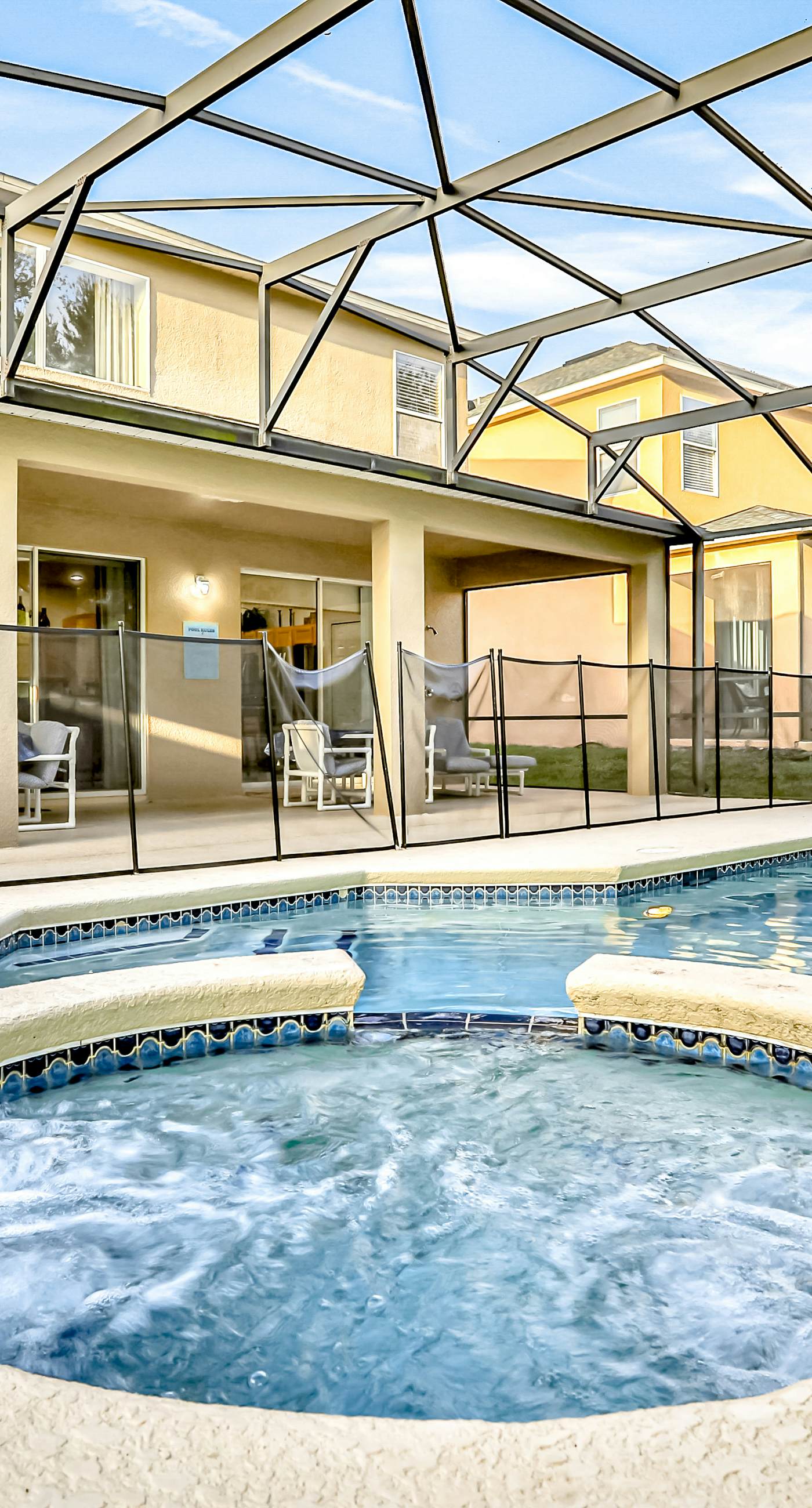 EMI106-2752-7-P-Sunny and Serene - Emerald Island Resort