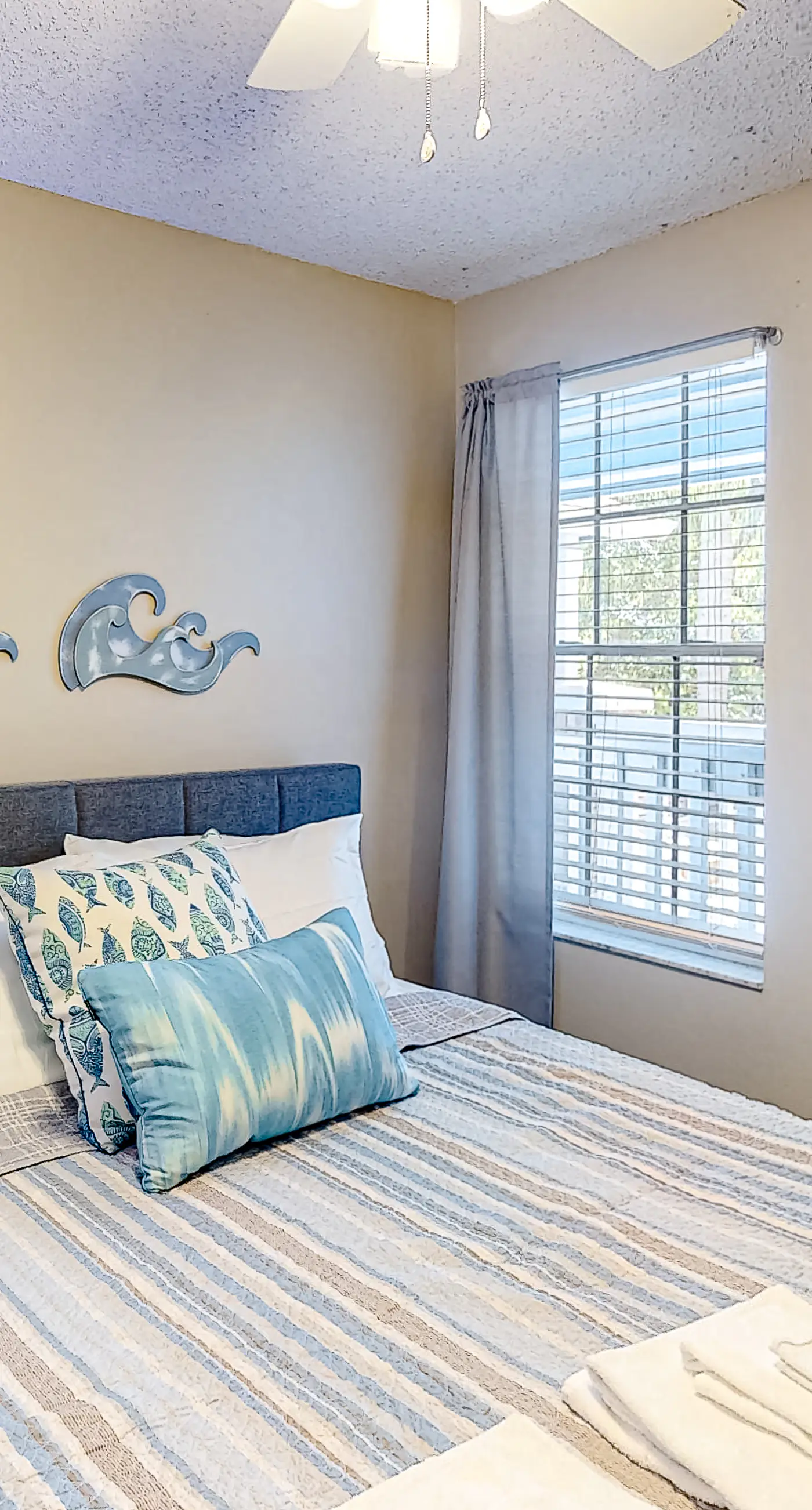 VS101-2723-156-3 - Blue Crush