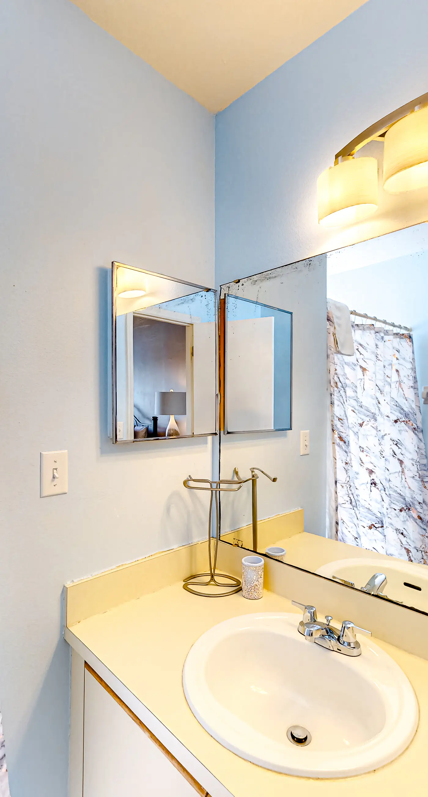 VS101-2723-156-3 - Blue Crush