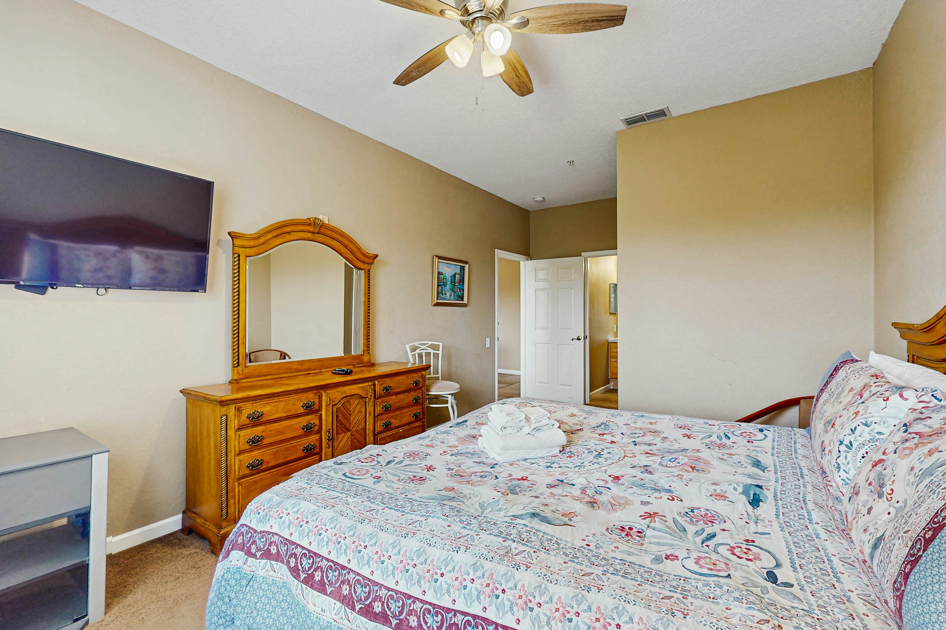 WP101-2308-205-3 - Silver Dream Retreat