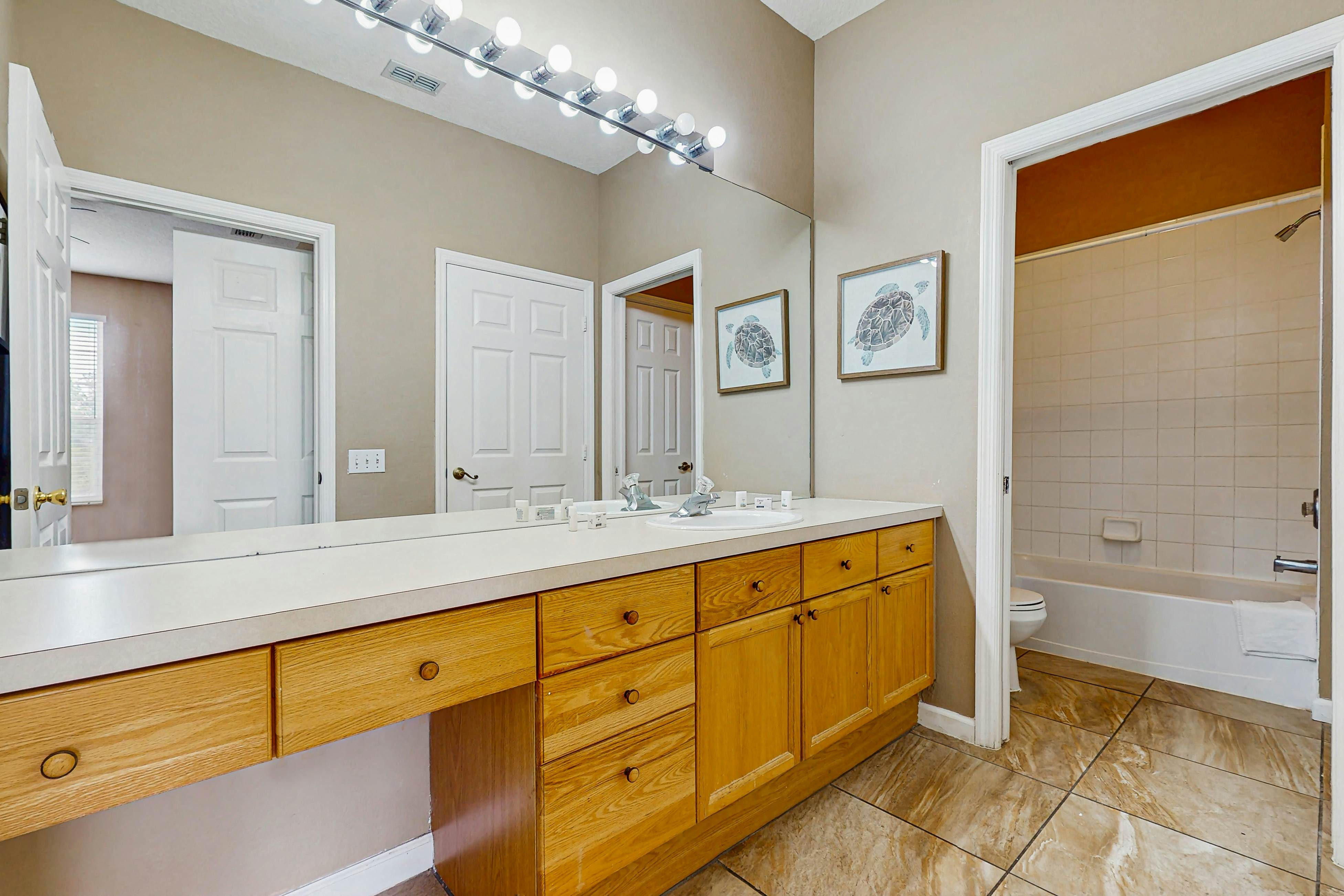 WP101-2308-205-3 - Silver Dream Retreat