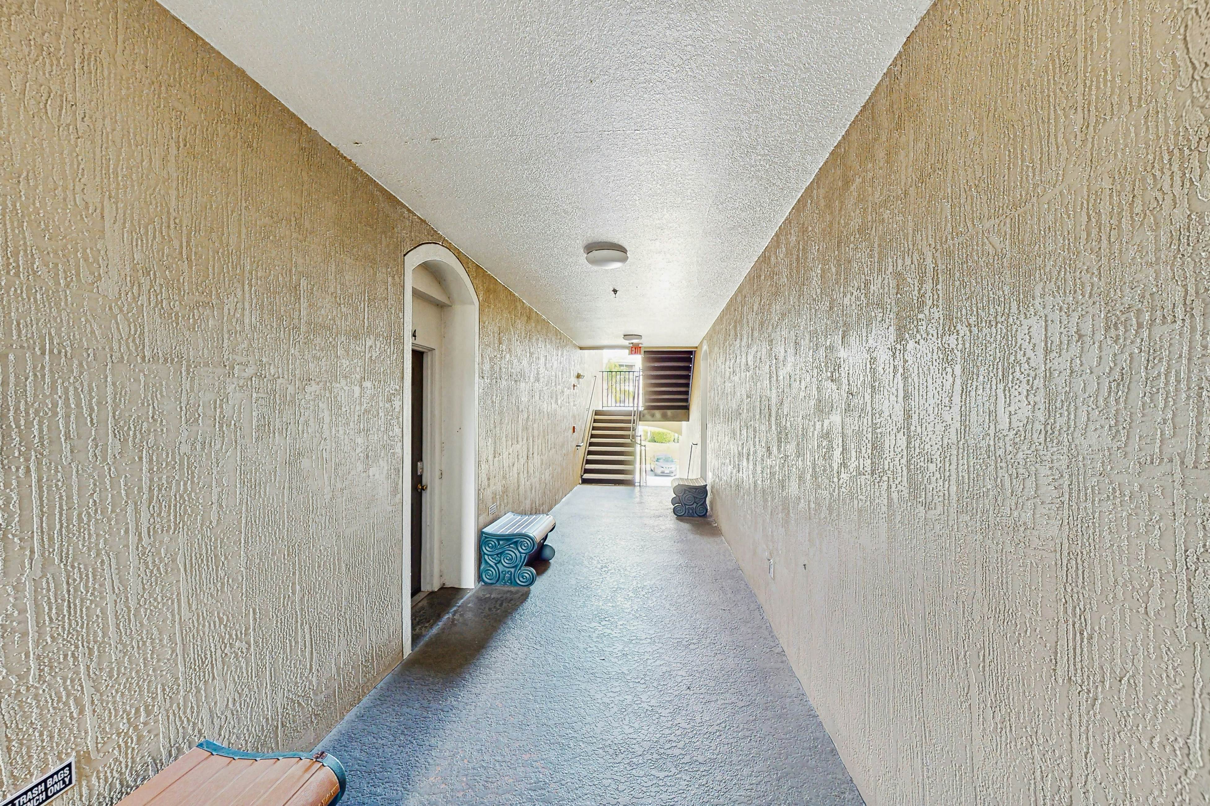 WP101-2308-205-3 - Silver Dream Retreat