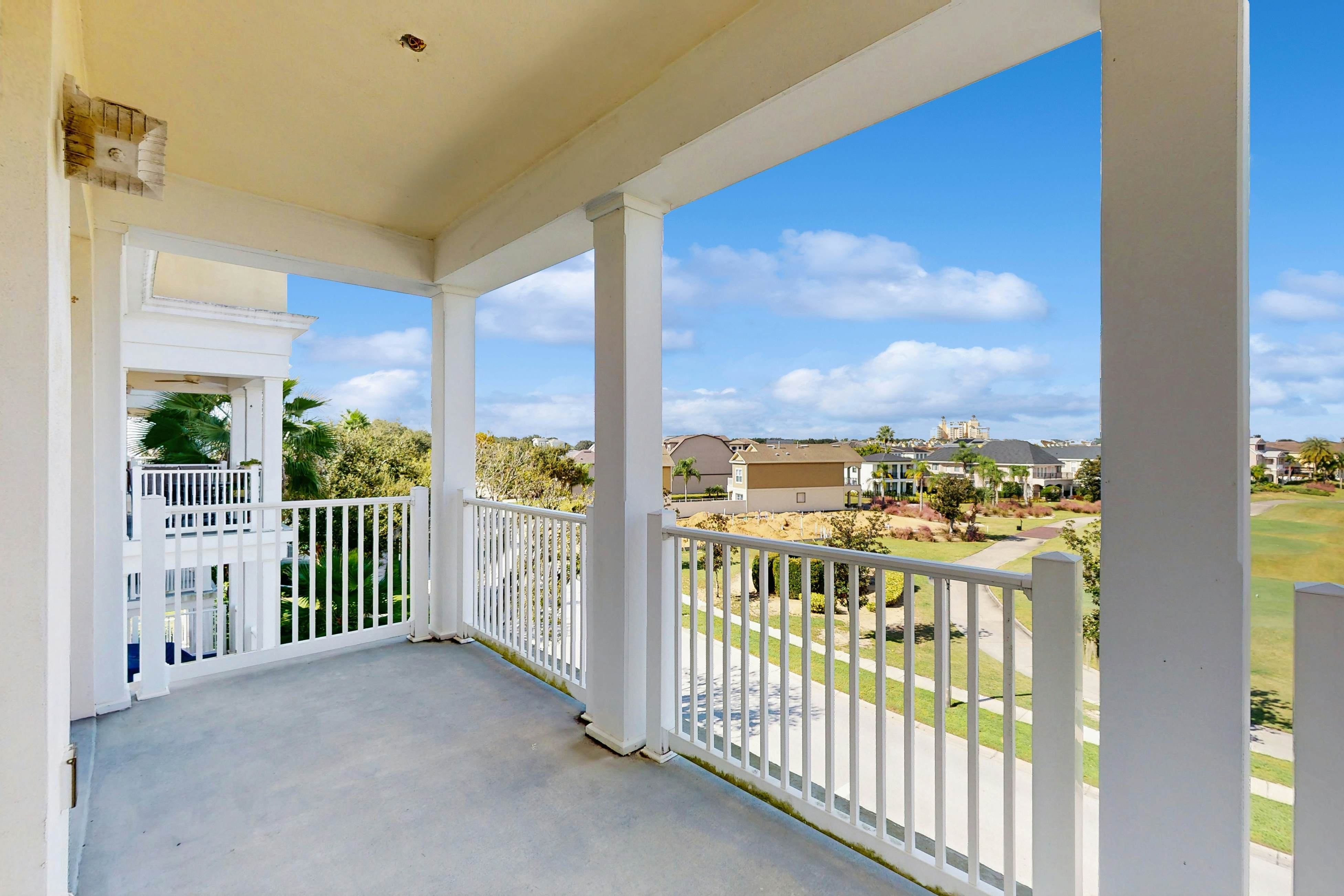 REU113-7474-303-2-7474 Excitement Dr