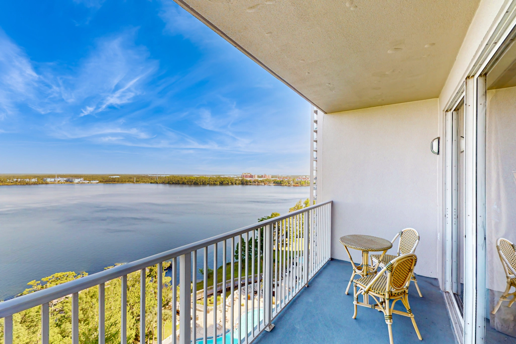 BLU113-13415-1-1001-2 - Blue Heron Beach Resort 1-1001