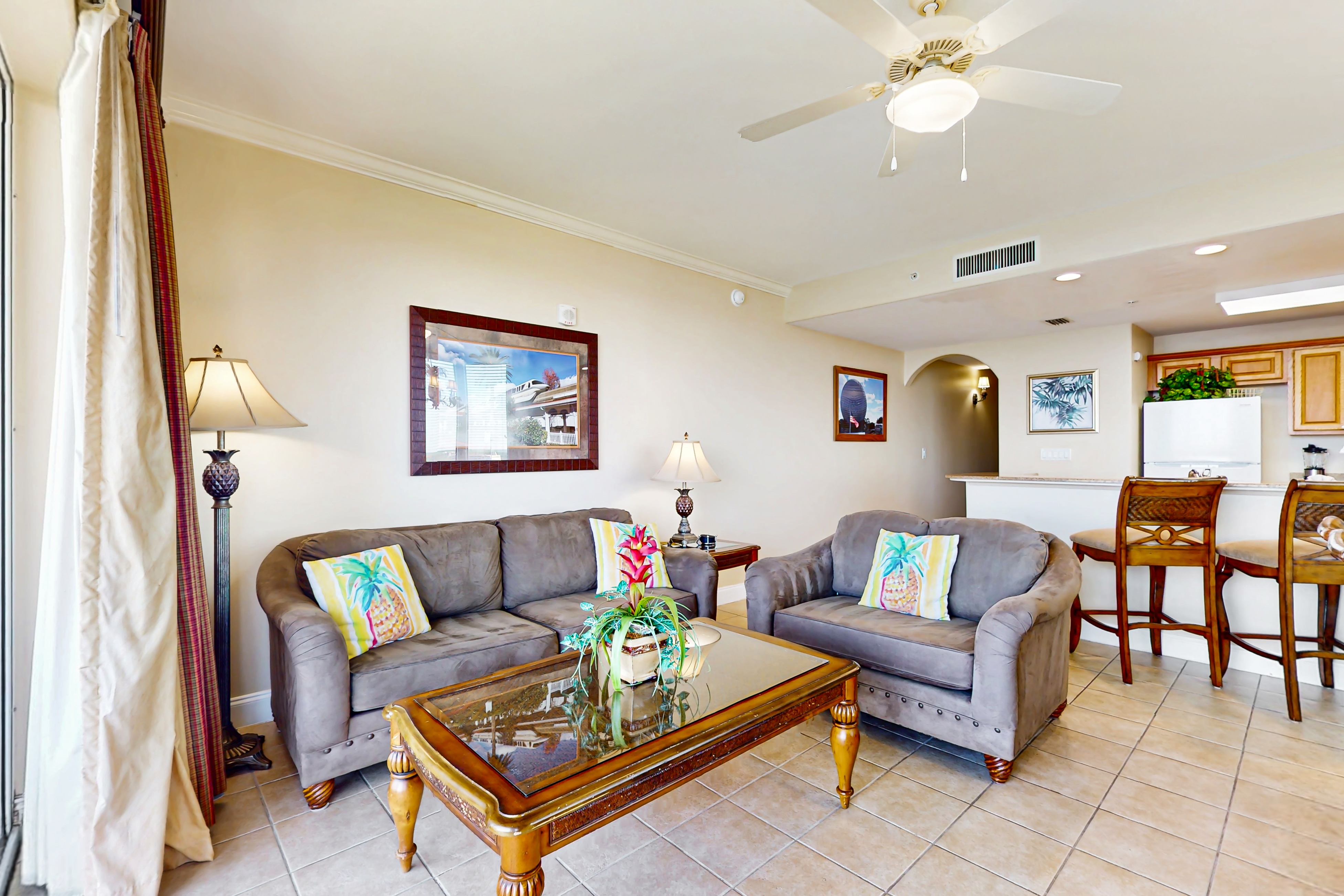 Lakefront condo with lake views, WiFi, central AC, pool, & hot tub — near Disney